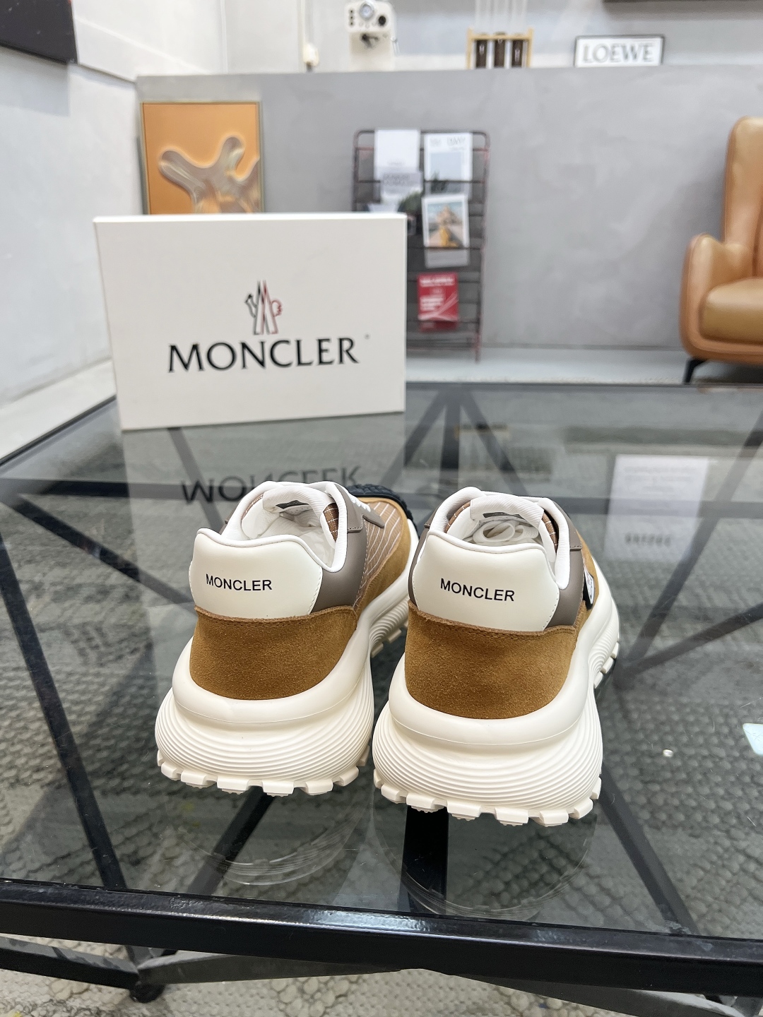  M 🔍顶级代购🇮🇹 蒙 炸街男神爆款超人气休闲运动鞋新品专柜同步，鞋面意大利原版进口牛皮搭配布面料，精
