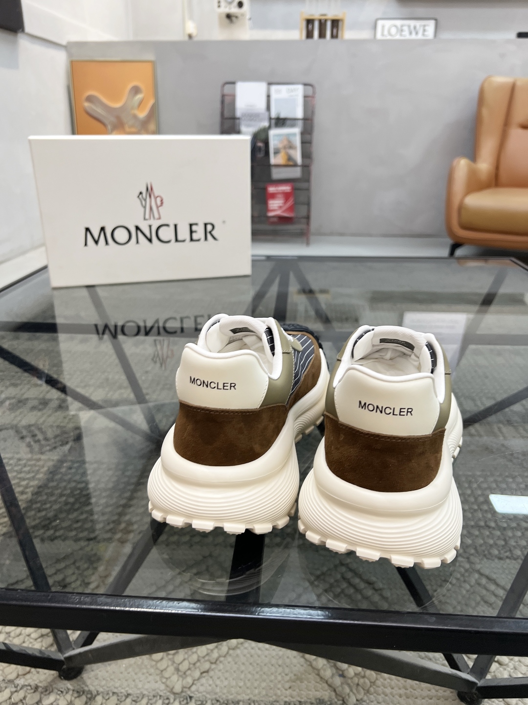  M 🔍顶级代购🇮🇹 蒙 炸街男神爆款超人气休闲运动鞋新品专柜同步，鞋面意大利原版进口牛皮搭配布面料，精