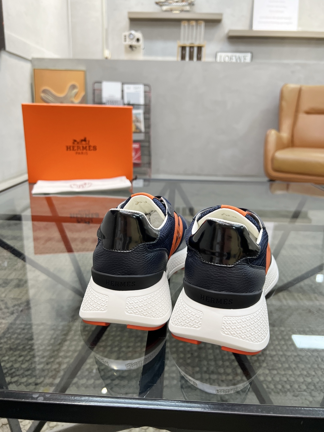  H 🔍顶级代购🇮🇹 爱 炸街男神运动鞋新品来袭专柜同步发售原厂配置，意大利进口原版牛皮搭配网布面料，高