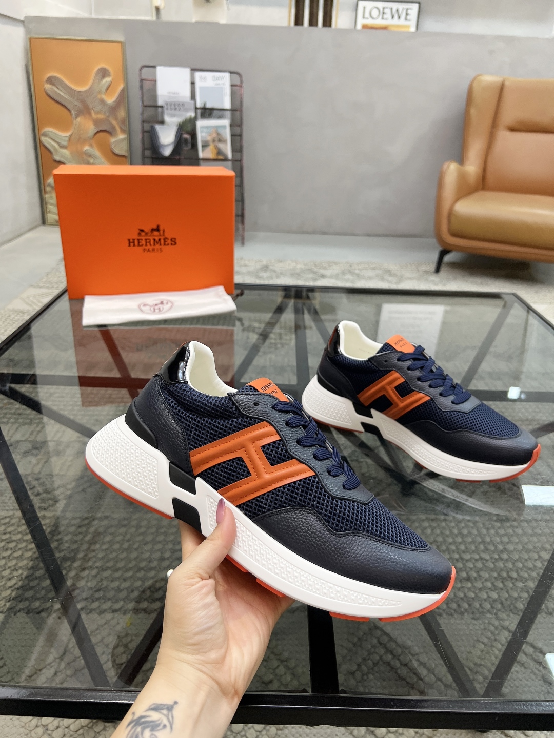  H 🔍顶级代购🇮🇹 爱 炸街男神运动鞋新品来袭专柜同步发售原厂配置，意大利进口原版牛皮搭配网布面料，高
