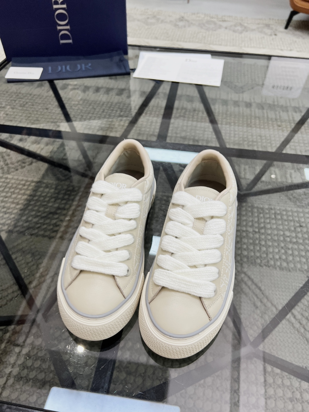  D 🔍顶级代购🇮🇹 迪 炸街男神爆款超人气板鞋新品专柜同步，鞋面意大利原版进口牛皮面料，高品质印花拼接