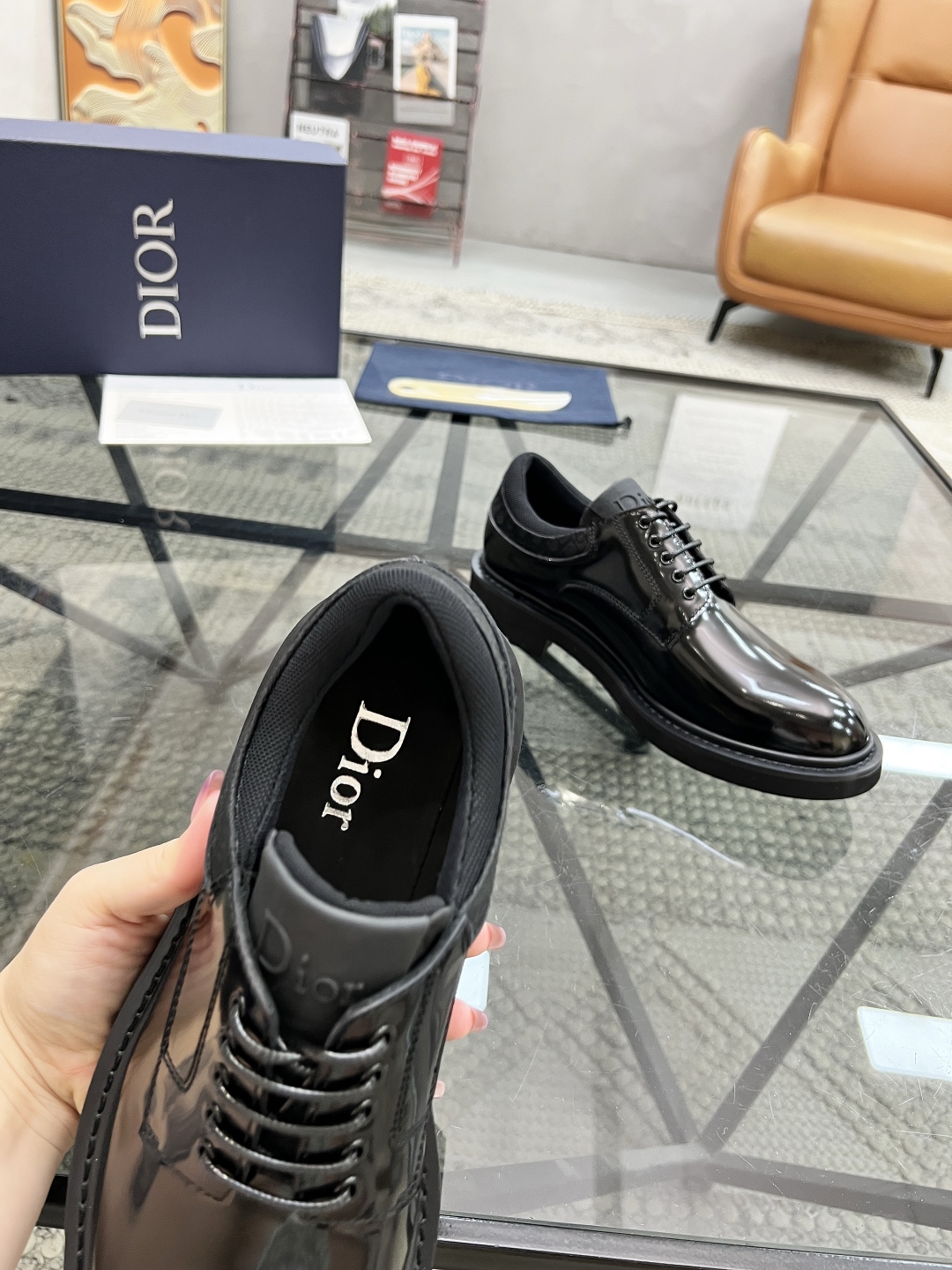  D 🔍顶级代购🇮🇹 迪 炸街男神休闲鞋专柜同步发售原厂配置，意大利进口开边珠牛皮面料，全进口网布牛皮里