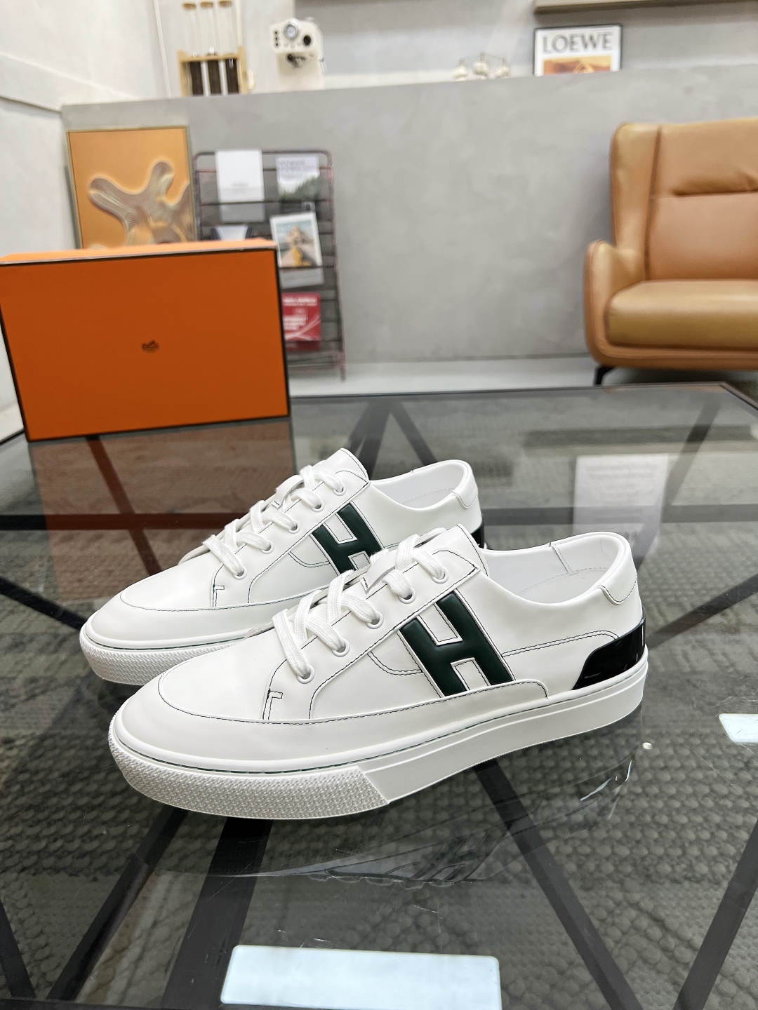  H 🔍顶级代购🇮🇹 爱 炸街男神休闲鞋新品来袭专柜同步发售原厂配置，意大利进口原版牛皮面料，高品质拼接