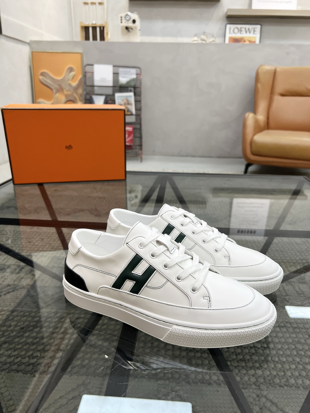  H 🔍顶级代购🇮🇹 爱 炸街男神休闲鞋新品来袭专柜同步发售原厂配置，意大利进口原版牛皮面料，高品质拼接