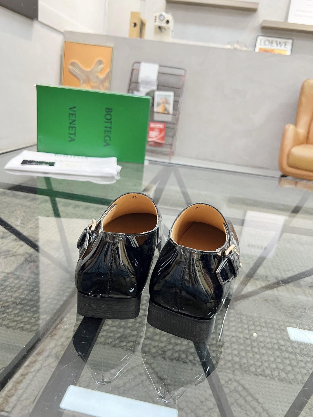 P450 B 🔍顶级代购🇮🇹 碟 炸街情侣👫款官网新品套脚皮鞋原单货专柜同步，鞋面意大利进口编织牛皮面料，潮达人爆款版面舒适大方，透气牛皮内里舒适，鞋底：原厂特供原版底，独家活动成型底超级舒适，原厂跟单货，🔍🔍高品质，可随意进出专柜，欢迎对比，女码 35-39 （订40）男码 39-44（订 38 45）
