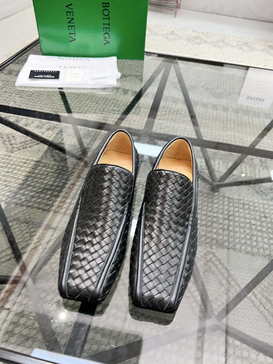  B 🔍顶级代购🇮🇹 碟 炸街情侣👫款官网新品套脚皮鞋原单货专柜同步，鞋面意大利进口编织牛皮面料，潮达人