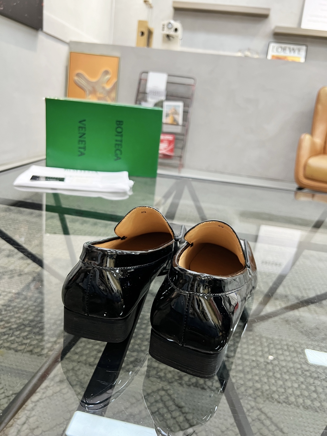 P450 B 🔍顶级代购🇮🇹 碟 炸街情侣👫款官网新品套脚皮鞋原单货专柜同步，鞋面意大利进口编织牛皮面料，潮达人爆款版面舒适大方，透气牛皮内里舒适，鞋底：原厂特供原版底，独家活动成型底超级舒适，原厂跟单货，🔍🔍高品质，可随意进出专柜，欢迎对比，女码 35-39 （订40）男码 39-44（订 38 45）