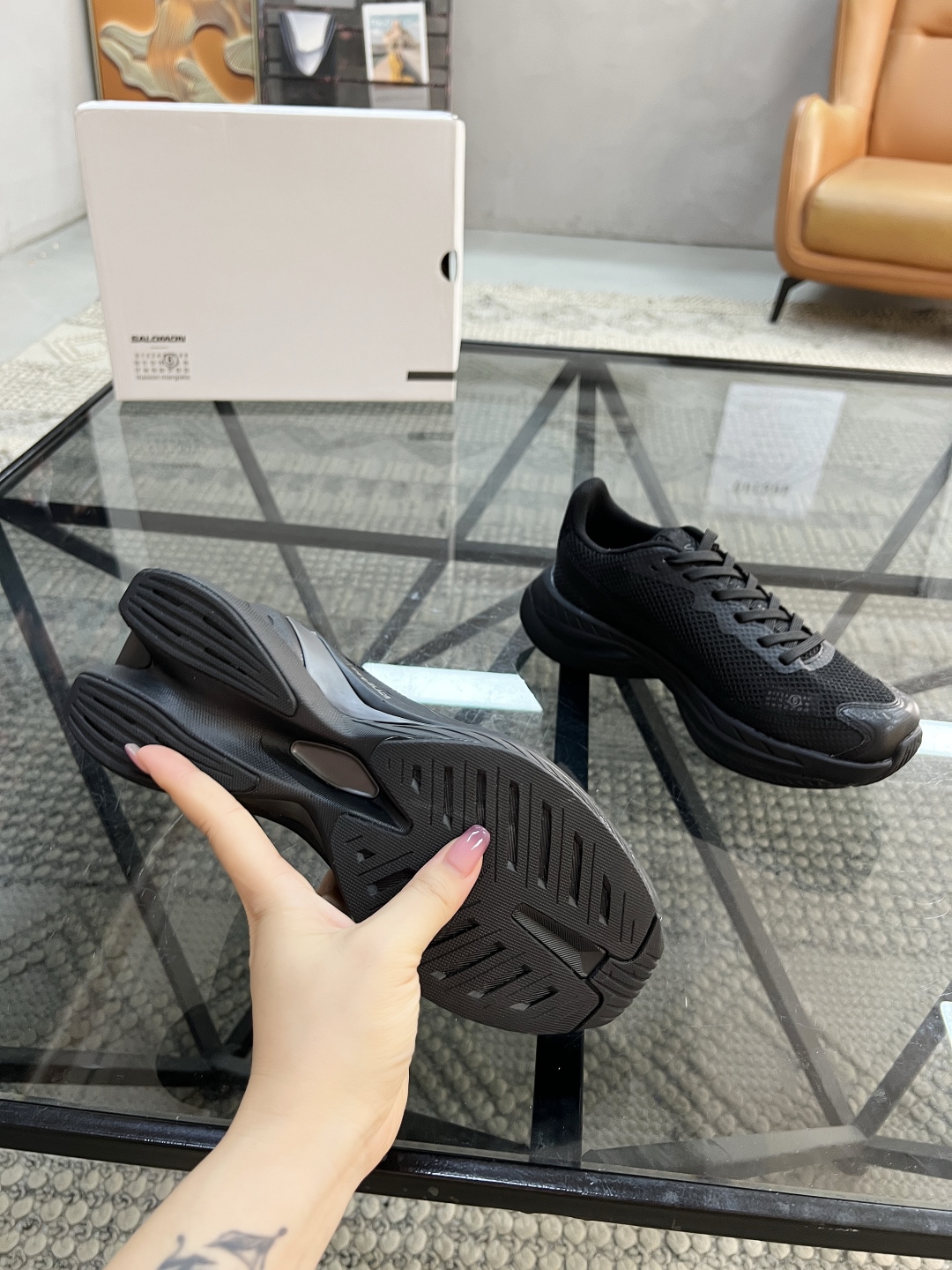  S 🔍顶级代购🇮🇹 萨 炸街情侣👫款官网新品原单货专柜同步，鞋面意大利进口滴胶搭配网纱面料，潮达人爆款