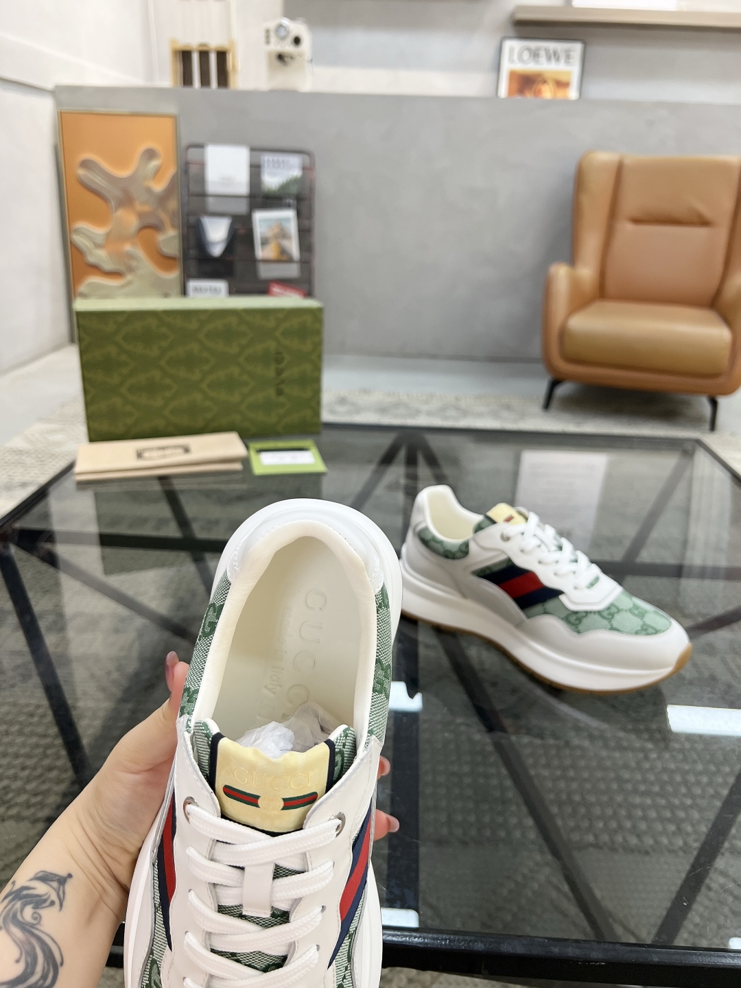  G 🔍顶级代购🇮🇹 古 炸街男神新品来袭，超人气爆款专柜新款，原厂配置意大利进口牛皮搭配印花布面料，高