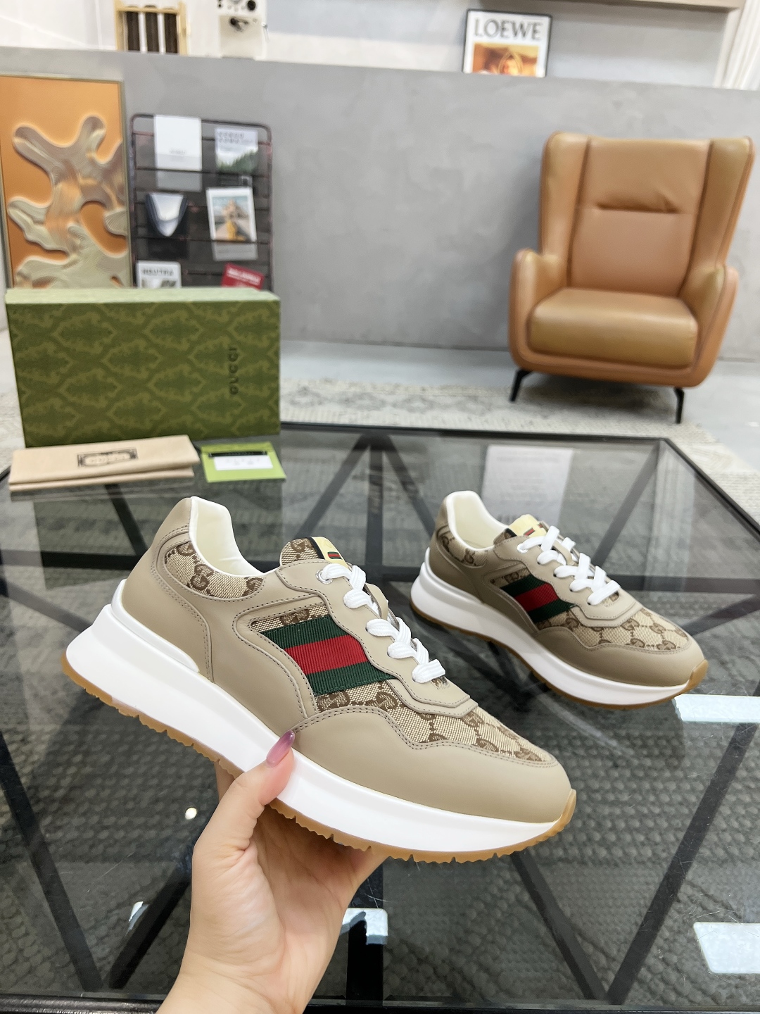  G 🔍顶级代购🇮🇹 古 炸街男神新品来袭，超人气爆款专柜新款，原厂配置意大利进口牛皮搭配印花布面料，高