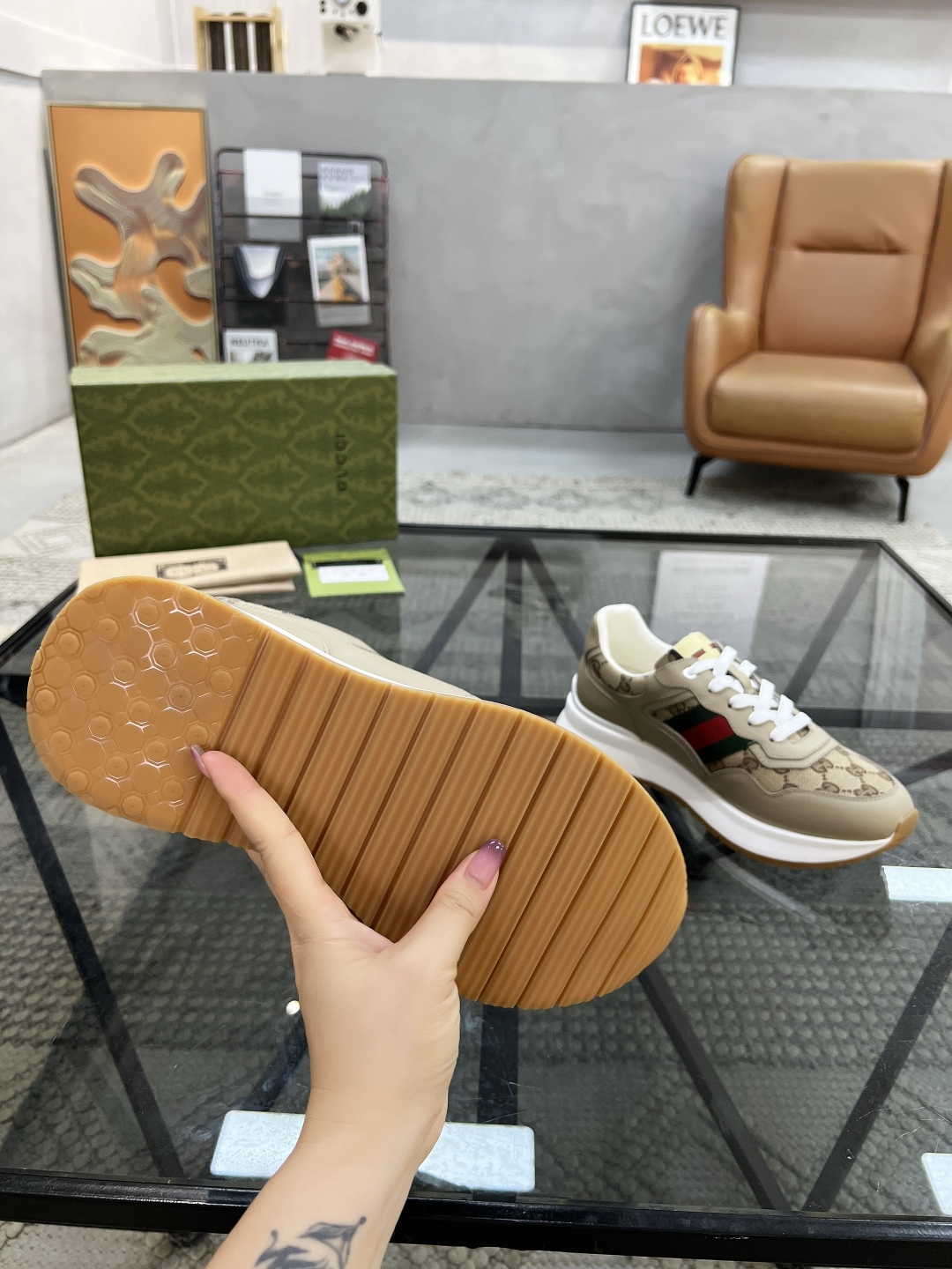  G 🔍顶级代购🇮🇹 古 炸街男神新品来袭，超人气爆款专柜新款，原厂配置意大利进口牛皮搭配印花布面料，高