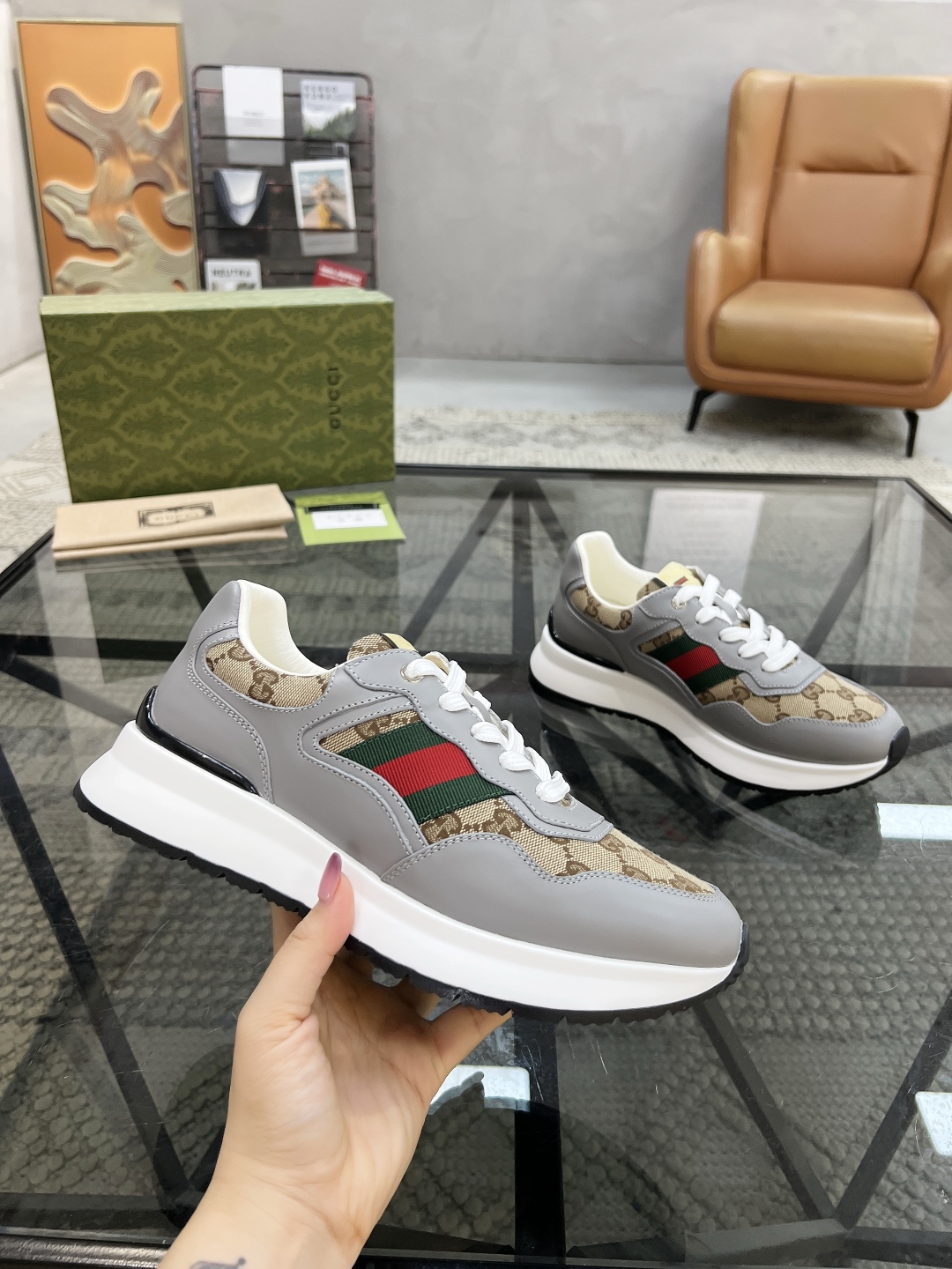  G 🔍顶级代购🇮🇹 古 炸街男神新品来袭，超人气爆款专柜新款，原厂配置意大利进口牛皮搭配印花布面料，高