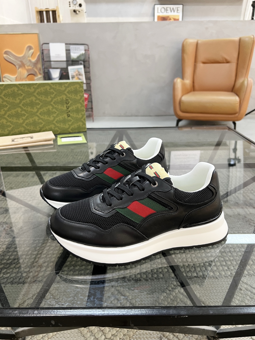  G 🔍顶级代购🇮🇹 古 炸街男神新品来袭，超人气爆款专柜新款，原厂配置意大利进口牛皮搭配网布面料，高品