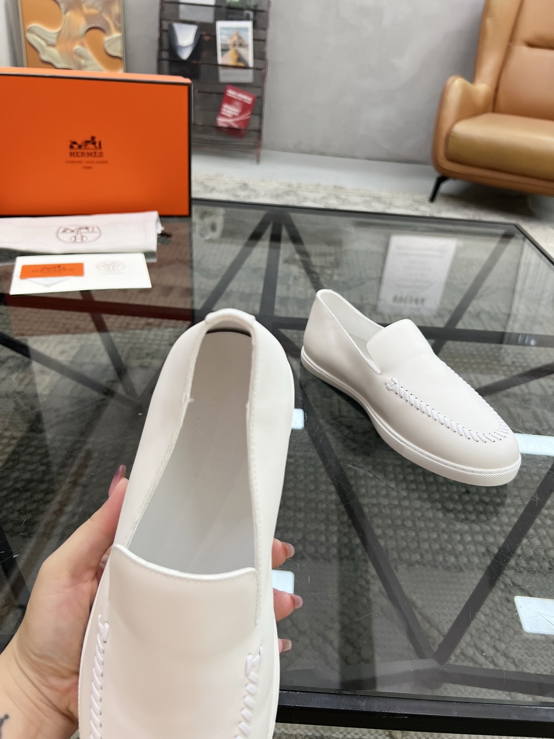  H 🔍顶级代购🇮🇹 爱 炸街男神套脚新品来袭超人气运动爆款专柜新款，原厂配置意大利进口牛皮面料，高品质