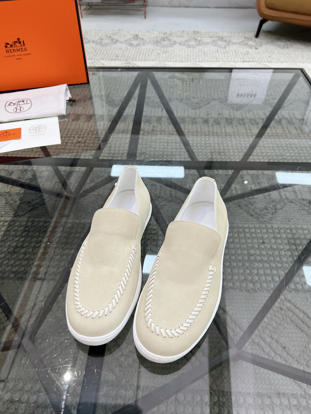  H 🔍顶级代购🇮🇹 爱 炸街男神套脚新品来袭超人气运动爆款专柜新款，原厂配置意大利进口牛皮面料，高品质