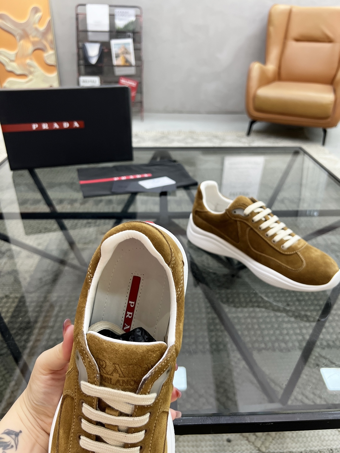  P 🔍顶级代购🇮🇹 普 炸街男神新品运动休闲鞋专柜同步，鞋面意大利进口牛皮面料，进口牛皮内里垫，经典版