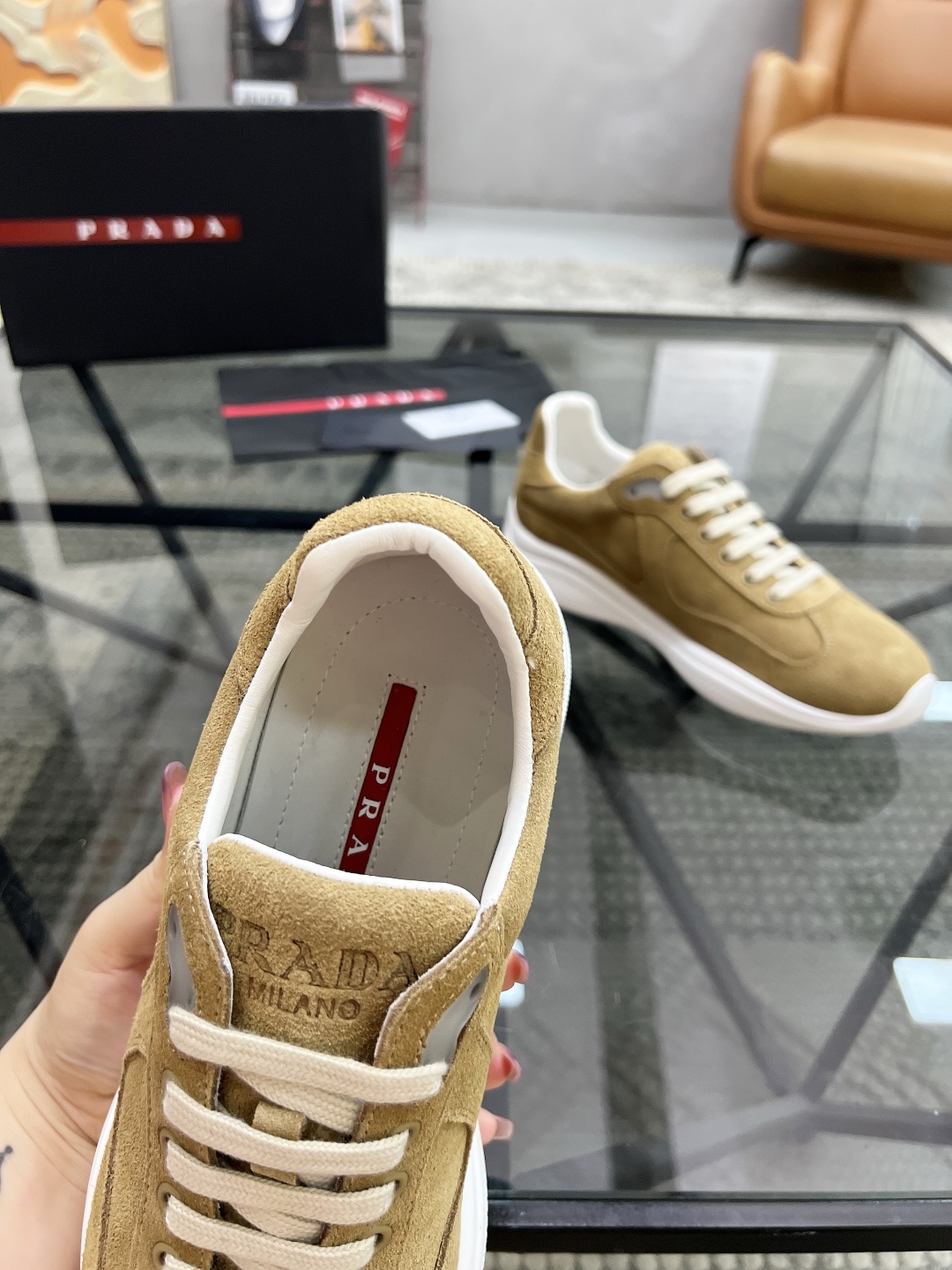  P 🔍顶级代购🇮🇹 普 炸街男神新品运动休闲鞋专柜同步，鞋面意大利进口牛皮面料，进口牛皮内里垫，经典版