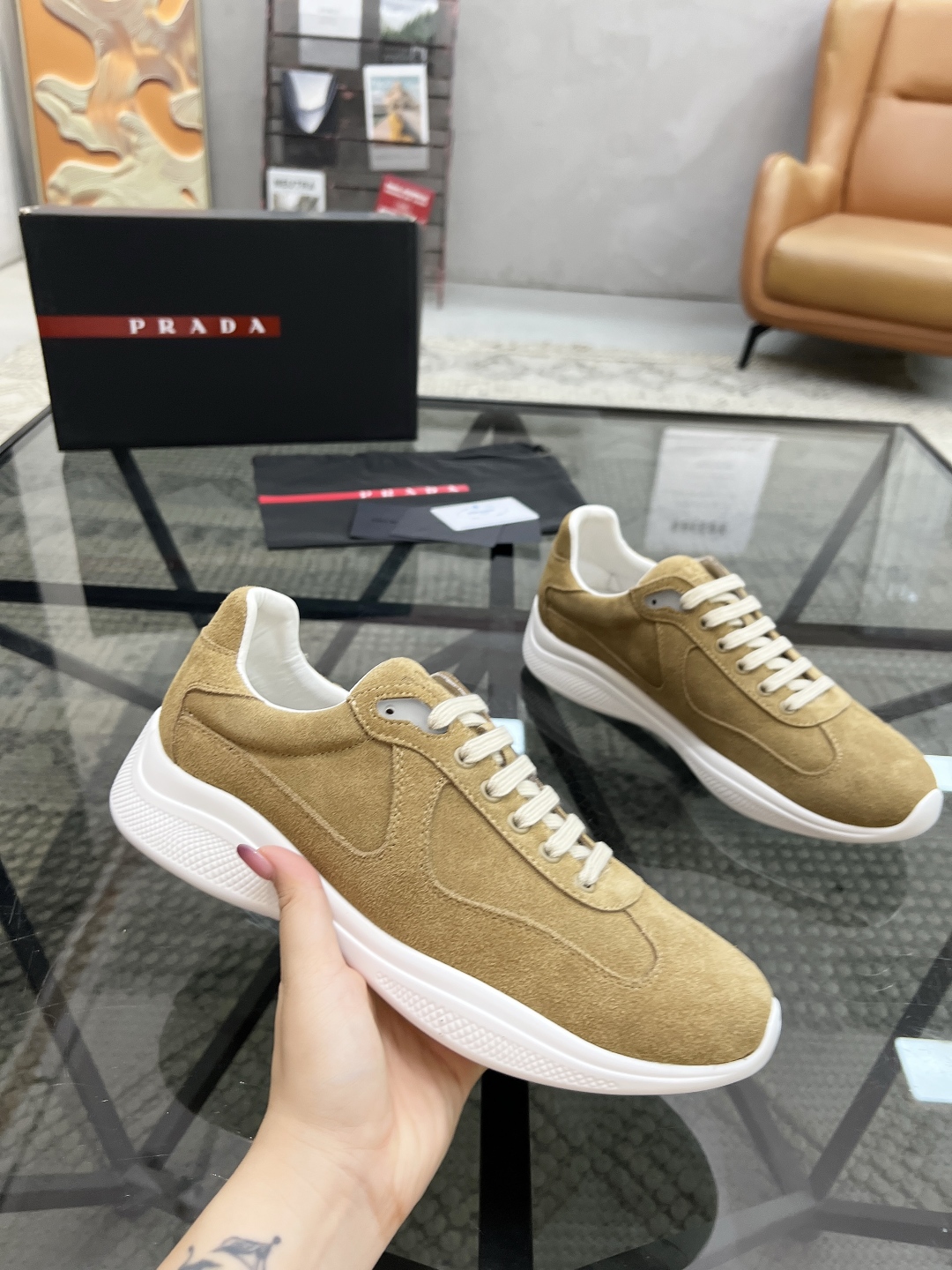  P 🔍顶级代购🇮🇹 普 炸街男神新品运动休闲鞋专柜同步，鞋面意大利进口牛皮面料，进口牛皮内里垫，经典版