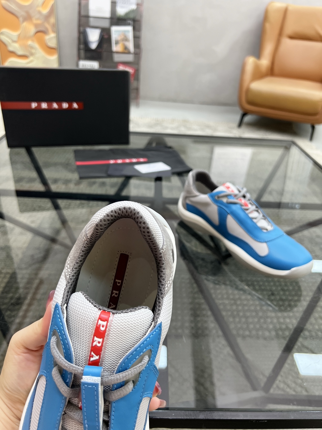  P 🔍顶级代购🇮🇹 普 炸街男神新品运动休闲鞋专柜同步，鞋面意大利进口牛皮搭配网布面料，进口牛皮内里垫