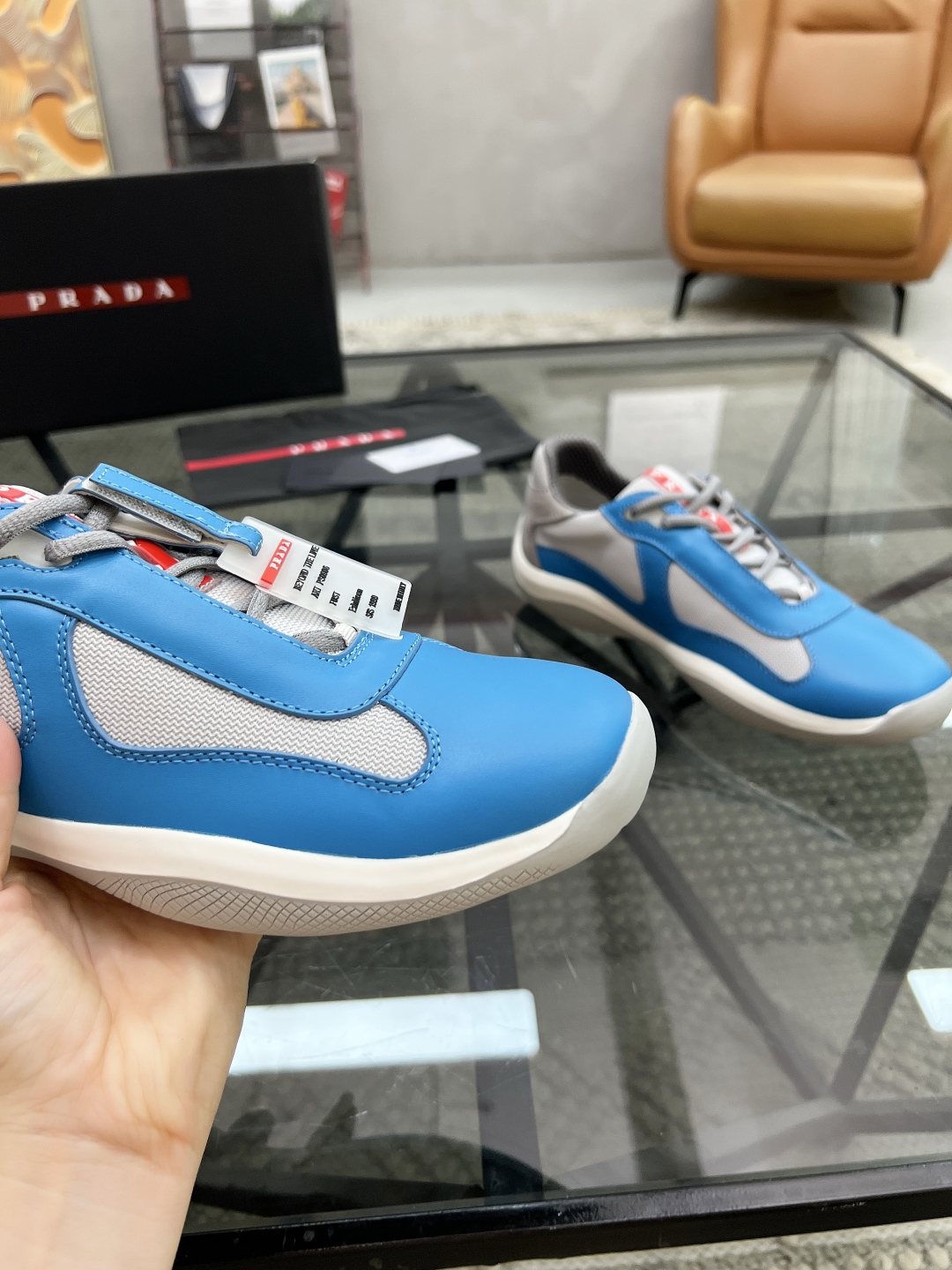  P 🔍顶级代购🇮🇹 普 炸街男神新品运动休闲鞋专柜同步，鞋面意大利进口牛皮搭配网布面料，进口牛皮内里垫