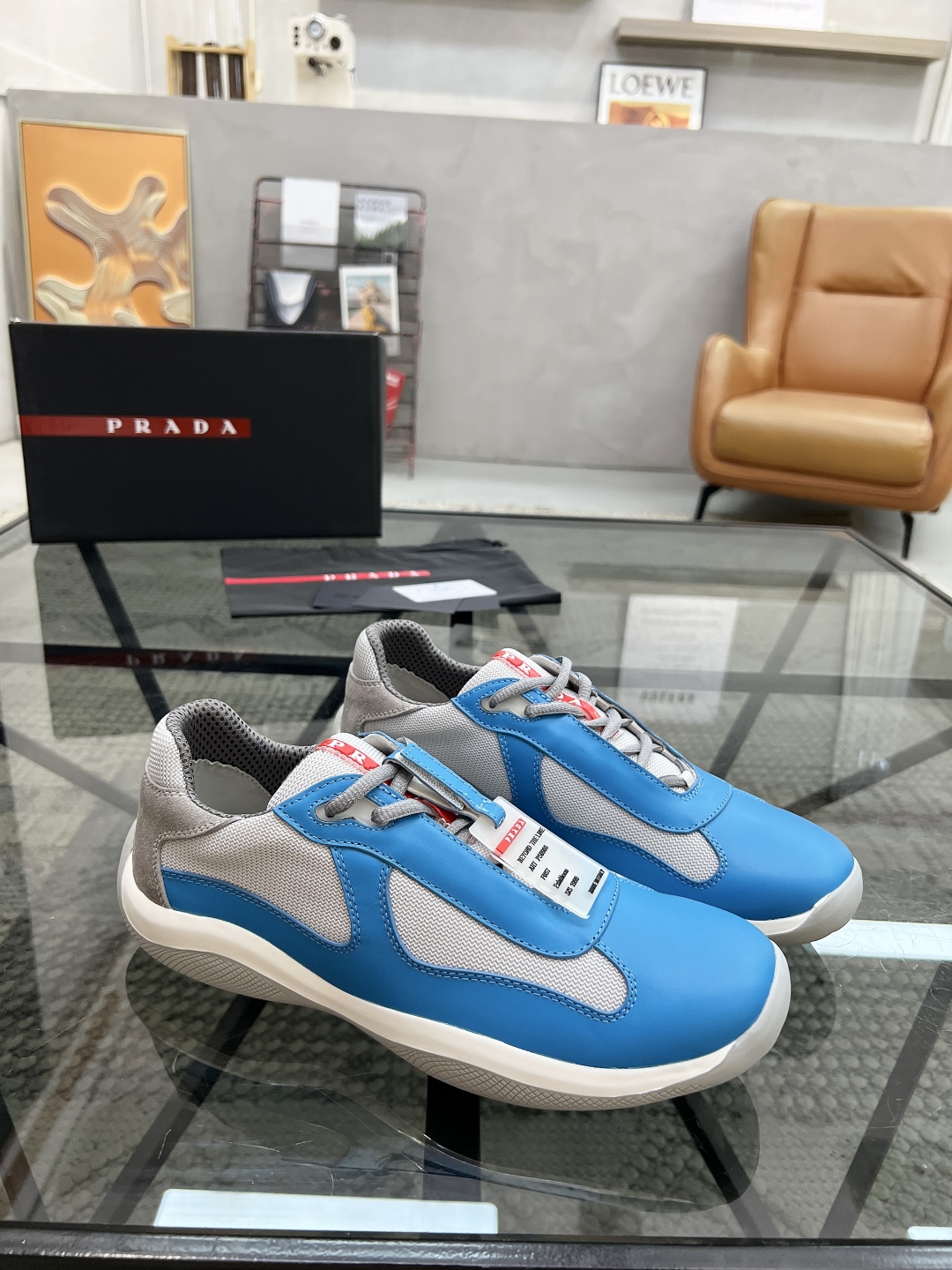  P 🔍顶级代购🇮🇹 普 炸街男神新品运动休闲鞋专柜同步，鞋面意大利进口牛皮搭配网布面料，进口牛皮内里垫