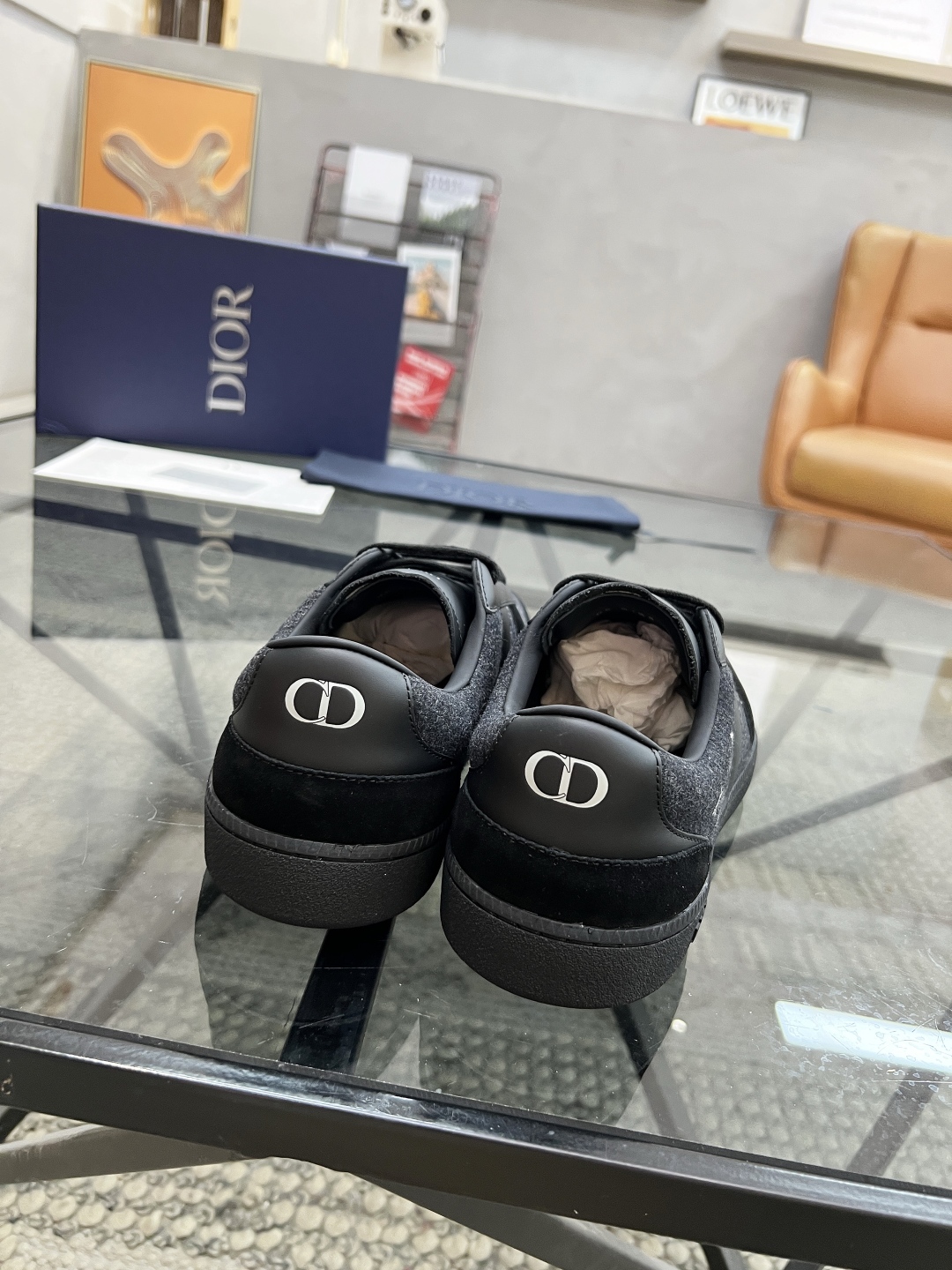  D 🔍顶级代购🇮🇹 迪 炸街男神爆款超人气板鞋新品专柜同步，鞋面意大利原版进口牛皮搭配布面料，标志图形