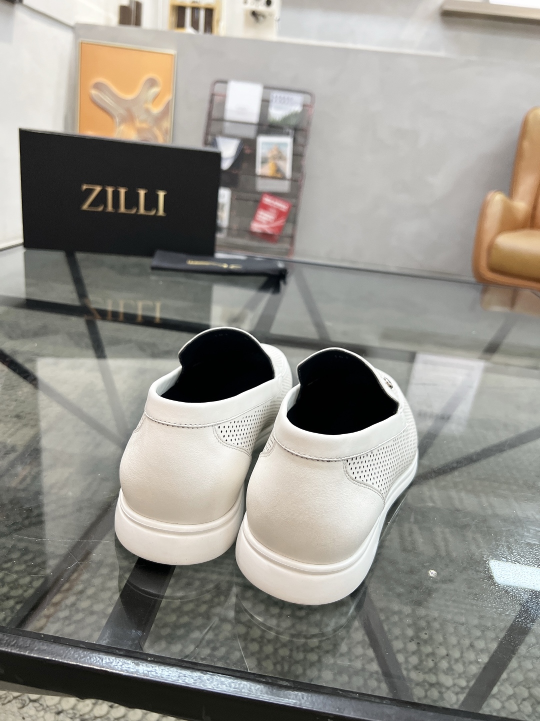  Z 🔍顶级代购🇮🇹 ZI 炸街男神套脚休闲鞋系列 专柜同步发售原厂配置，意大利进口原版牛皮面料，进口水