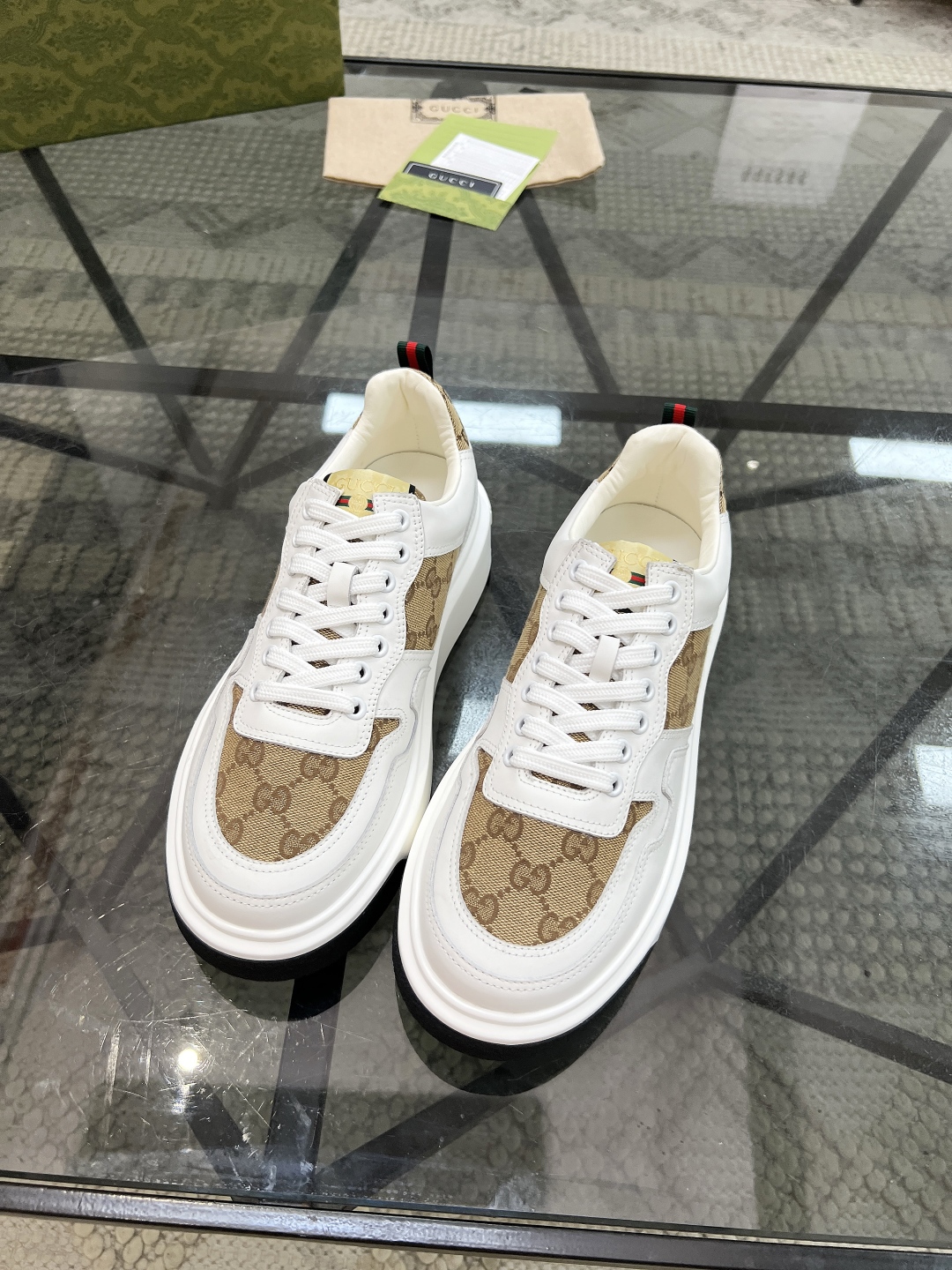  G 🔍顶级代购🇮🇹 古 炸街男神新品来袭，超人气爆款专柜新款，原厂配置意大利进口牛皮搭配印花布面料，高