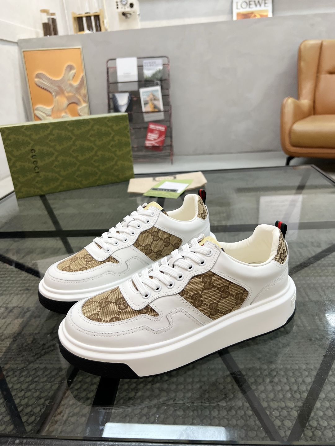  G 🔍顶级代购🇮🇹 古 炸街男神新品来袭，超人气爆款专柜新款，原厂配置意大利进口牛皮搭配印花布面料，高