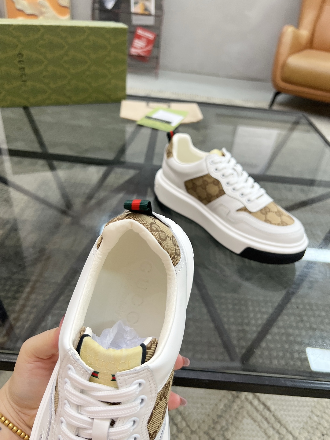  G 🔍顶级代购🇮🇹 古 炸街男神新品来袭，超人气爆款专柜新款，原厂配置意大利进口牛皮搭配印花布面料，高