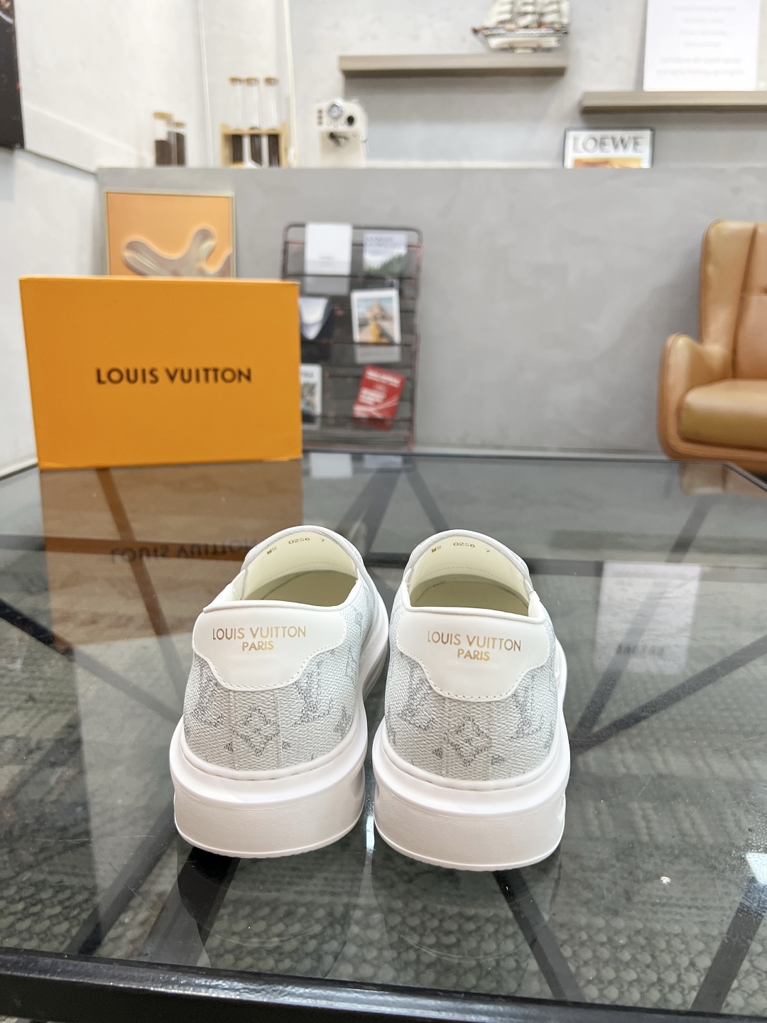  L 🔍顶级代购🇮🇹 路 炸街男神爆款套脚板鞋专柜同步，鞋面意大利进口牛皮面料，高品质印花缤纷色彩复杂工