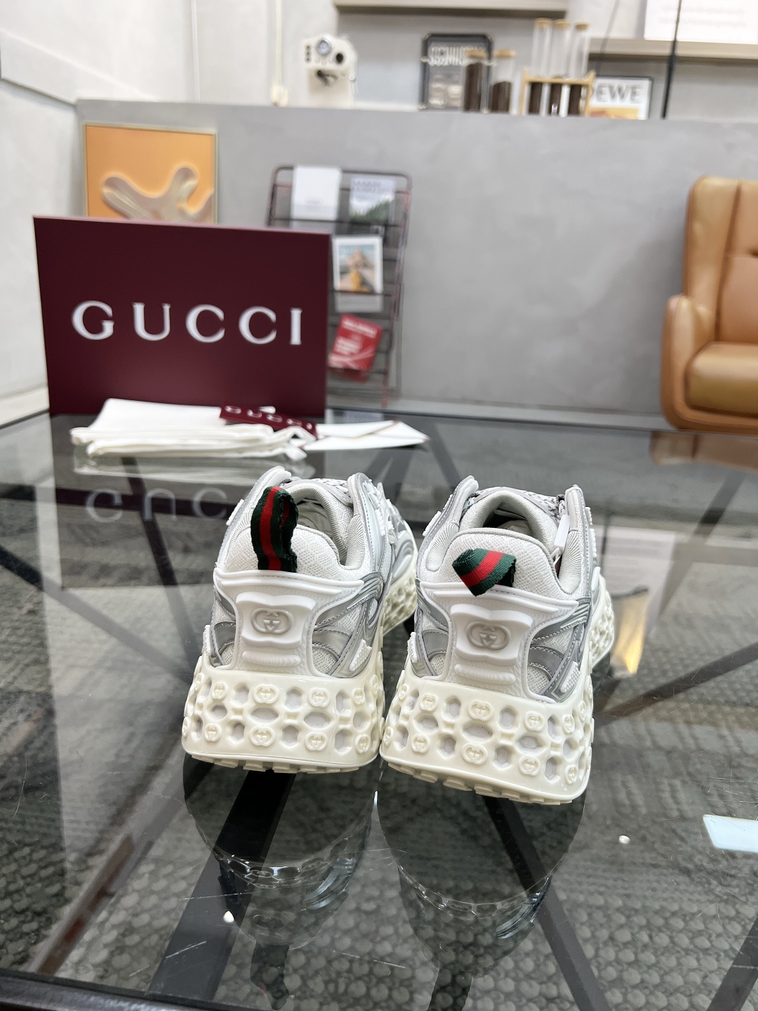  G 🔍顶级代购🇮🇹 古 炸街男神专柜同步发售原厂配置，意大利进口进口牛皮搭配网布面料，高品质拼接复杂工