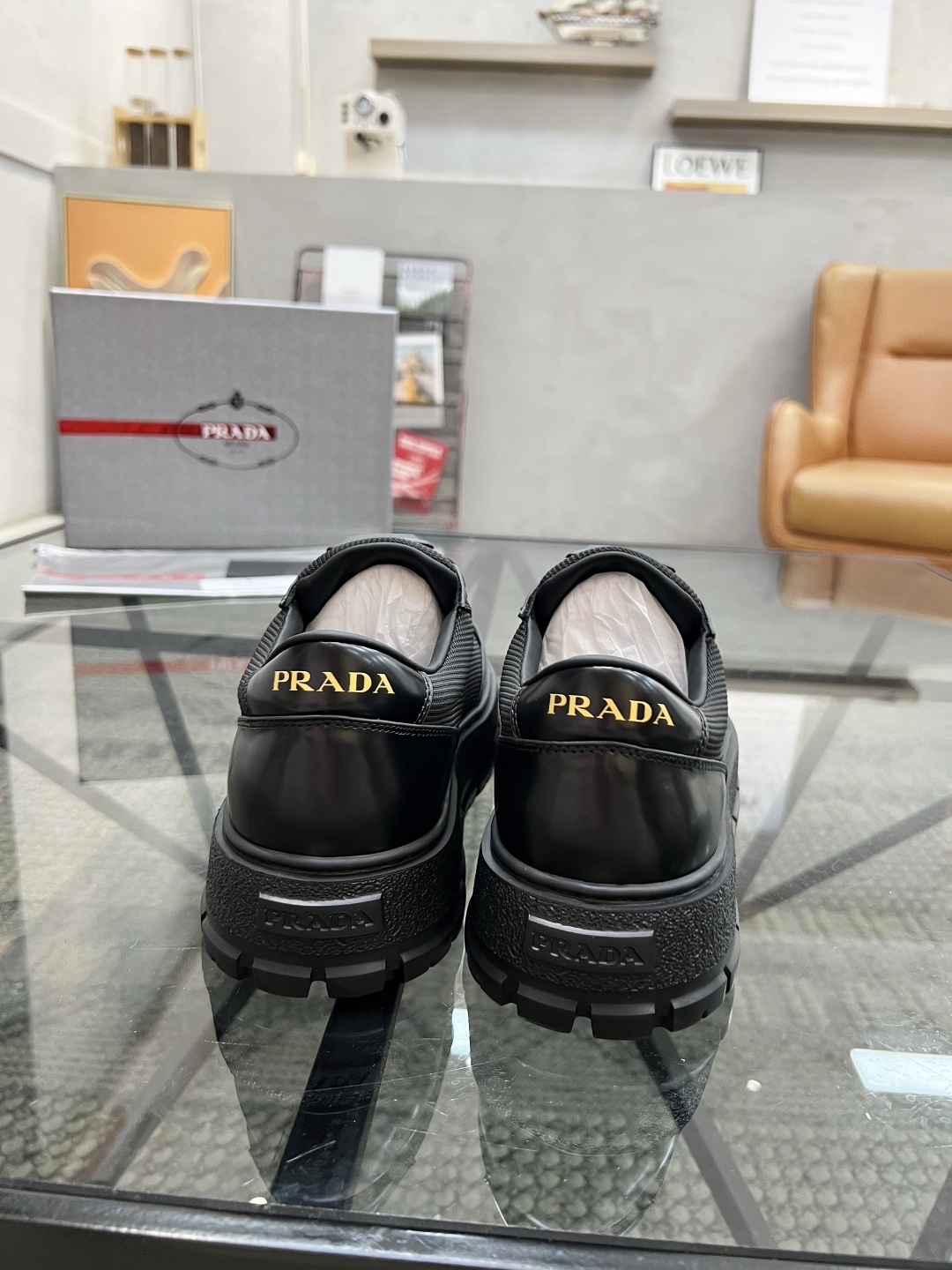  P 🔍顶级代购🇮🇹 普 炸街男神厚底运动休闲系列专柜同步发售原厂配置，意大利进口牛皮搭配网布面料，透气