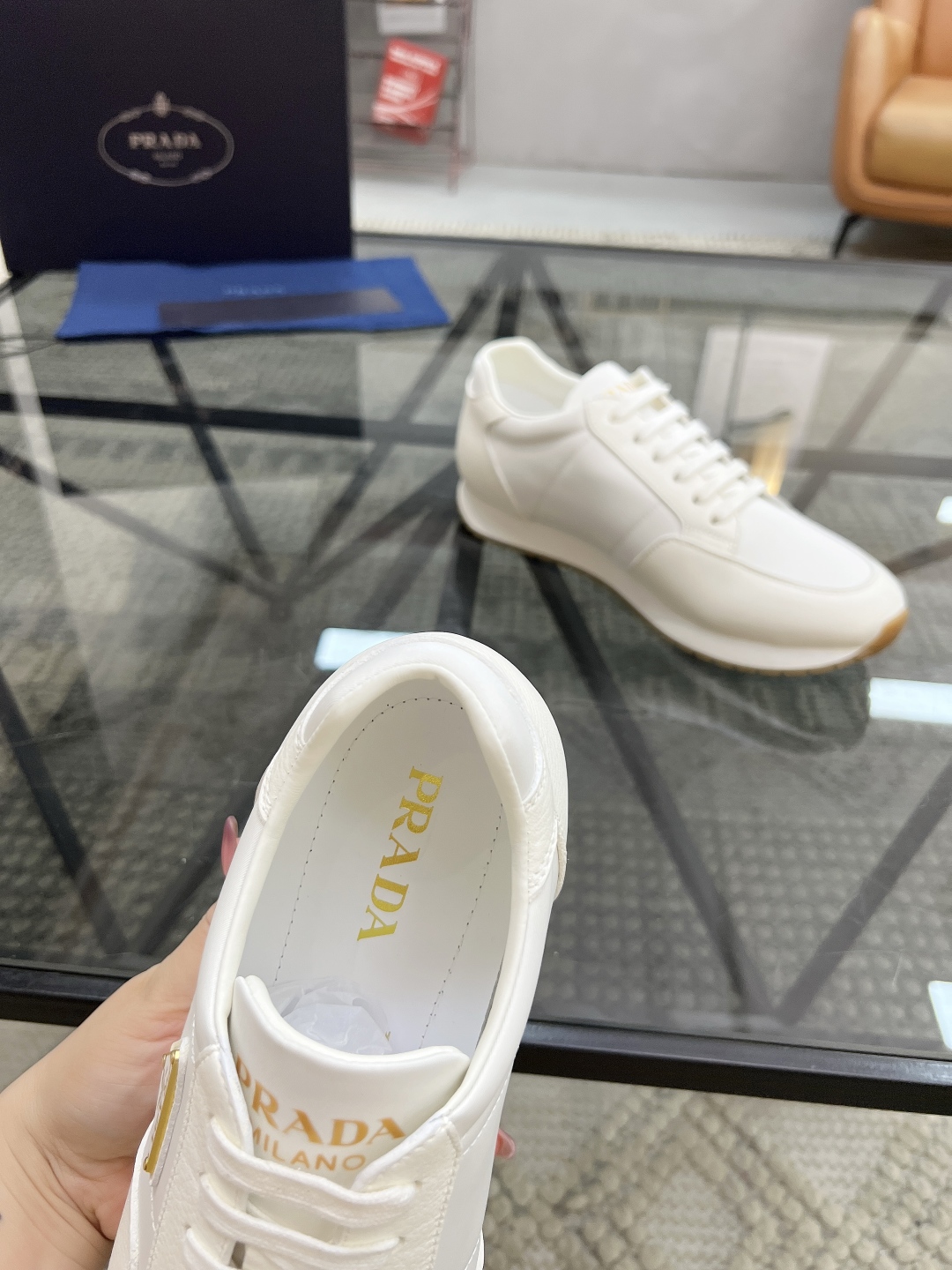  P 🔍顶级代购🇮🇹 普 炸街男神新品运动休闲鞋专柜同步，鞋面意大利进口牛皮搭配布面料，进口水染牛皮里垫
