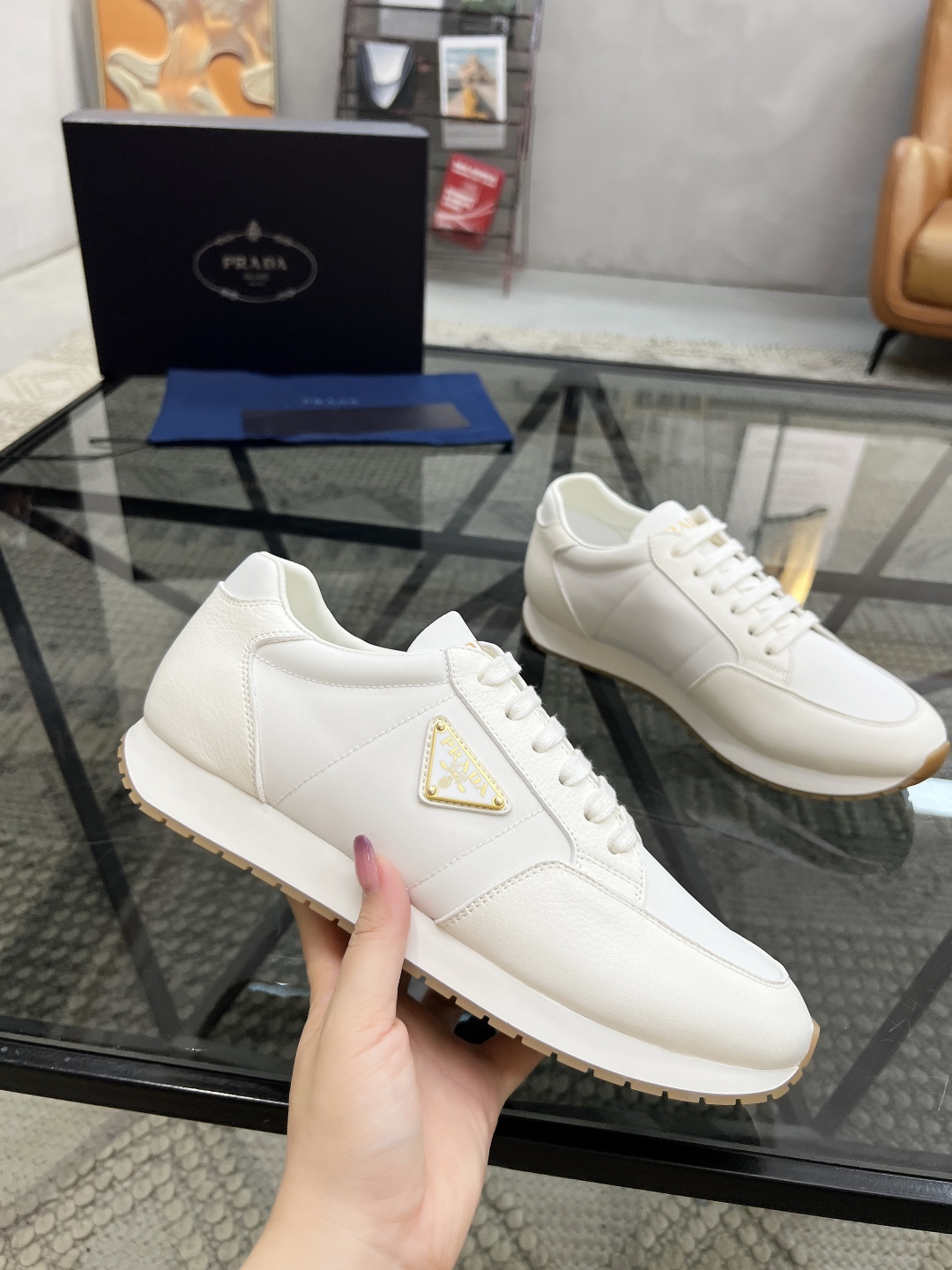  P 🔍顶级代购🇮🇹 普 炸街男神新品运动休闲鞋专柜同步，鞋面意大利进口牛皮搭配布面料，进口水染牛皮里垫