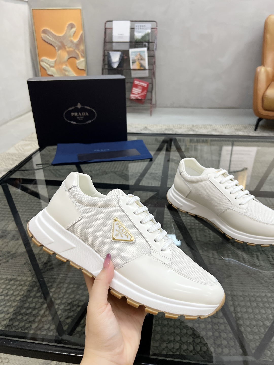 P 🔍顶级代购🇮🇹 普 炸街男神新品运动休闲鞋专柜同步，鞋面意大利进口牛皮搭网布面料，进口水染牛皮里垫
