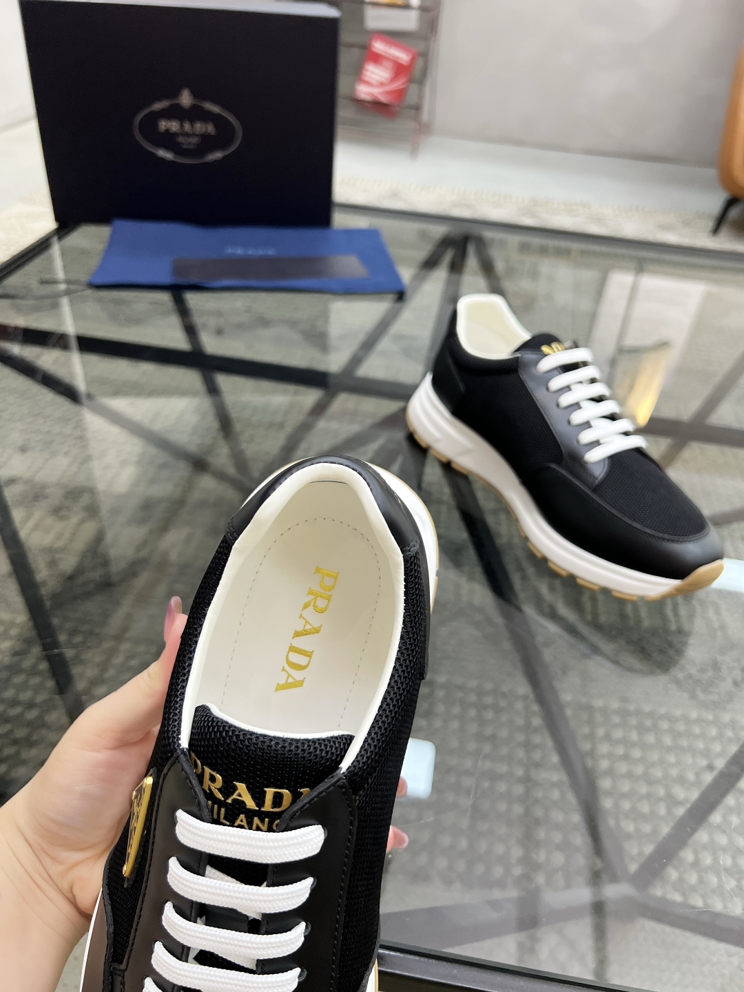  P 🔍顶级代购🇮🇹 普 炸街男神新品运动休闲鞋专柜同步，鞋面意大利进口牛皮搭网布面料，进口水染牛皮里垫