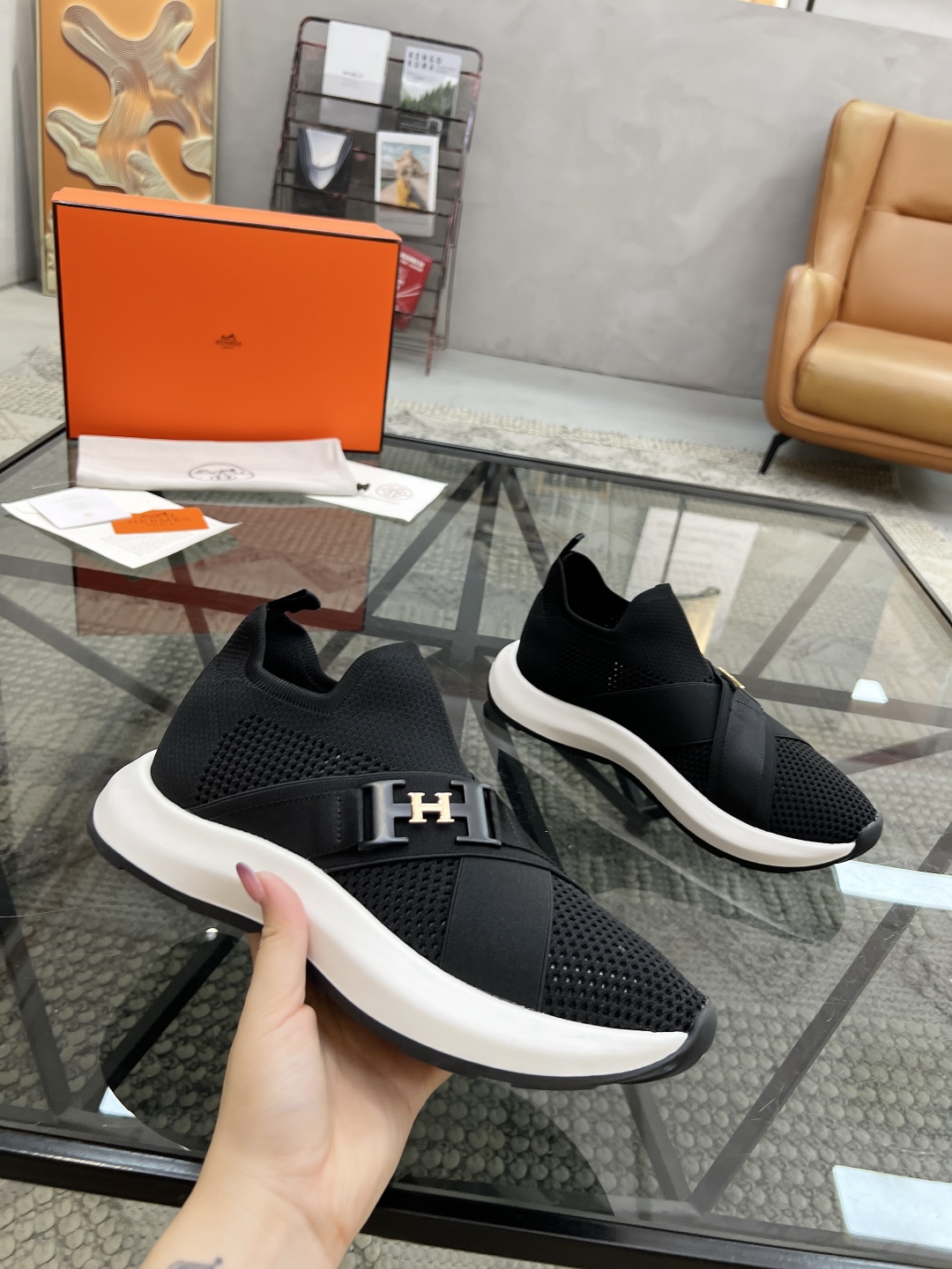  H 🔍顶级代购🇮🇹 爱 炸街男神官网新品原单货专柜同步，鞋面意大利进口飞织面料，潮达人爆款版面，精美五