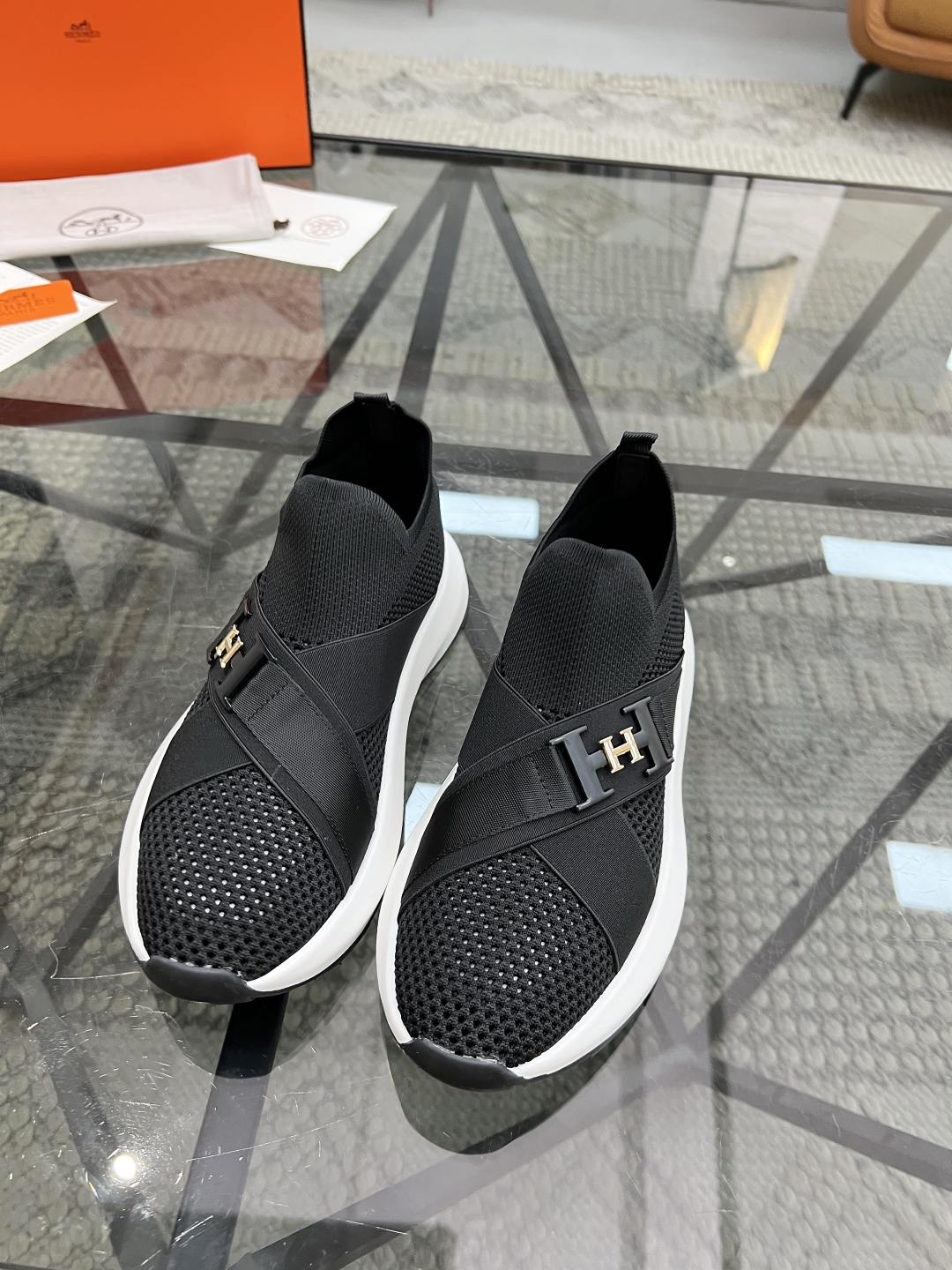  H 🔍顶级代购🇮🇹 爱 炸街男神官网新品原单货专柜同步，鞋面意大利进口飞织面料，潮达人爆款版面，精美五