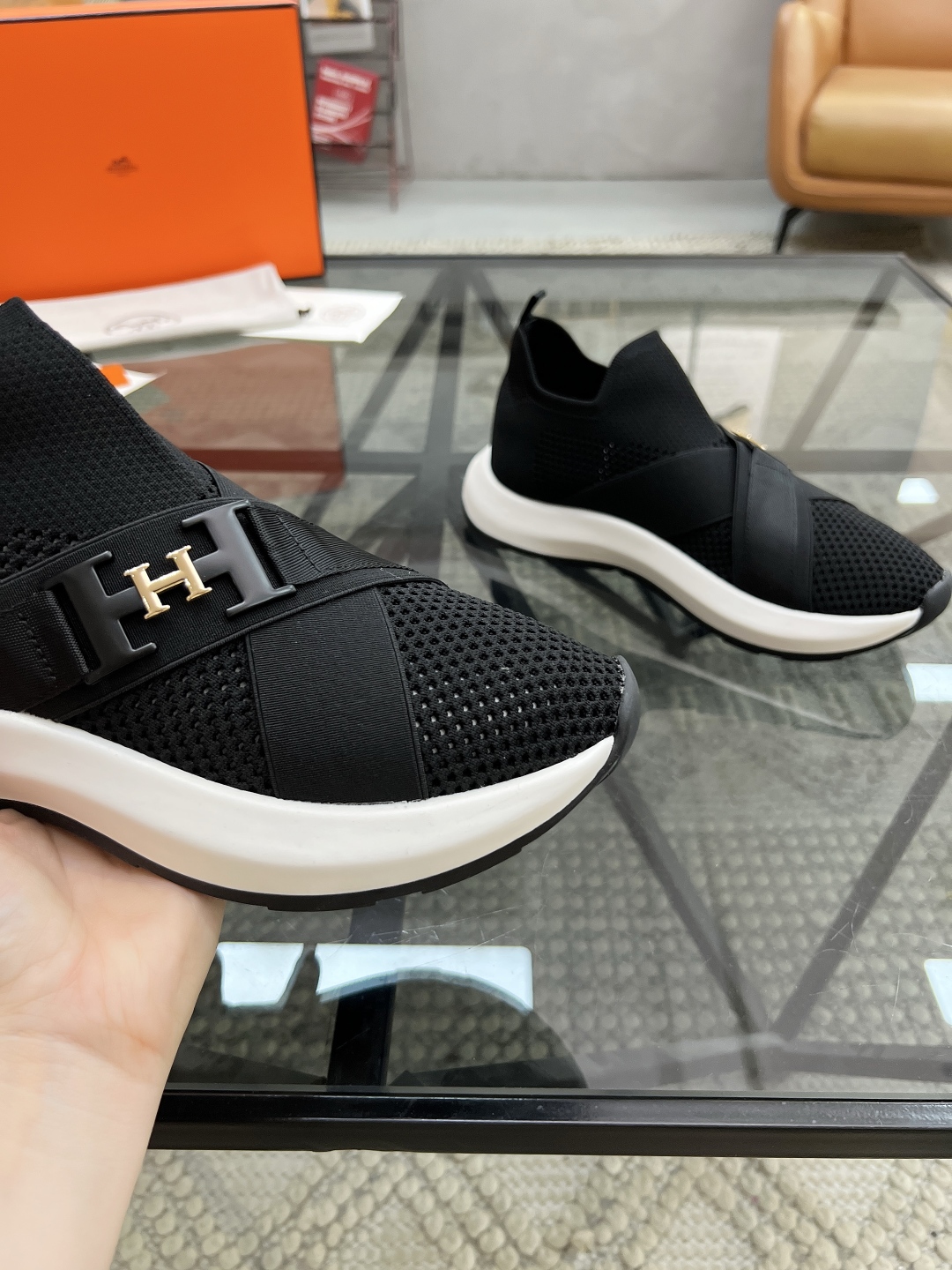  H 🔍顶级代购🇮🇹 爱 炸街男神官网新品原单货专柜同步，鞋面意大利进口飞织面料，潮达人爆款版面，精美五