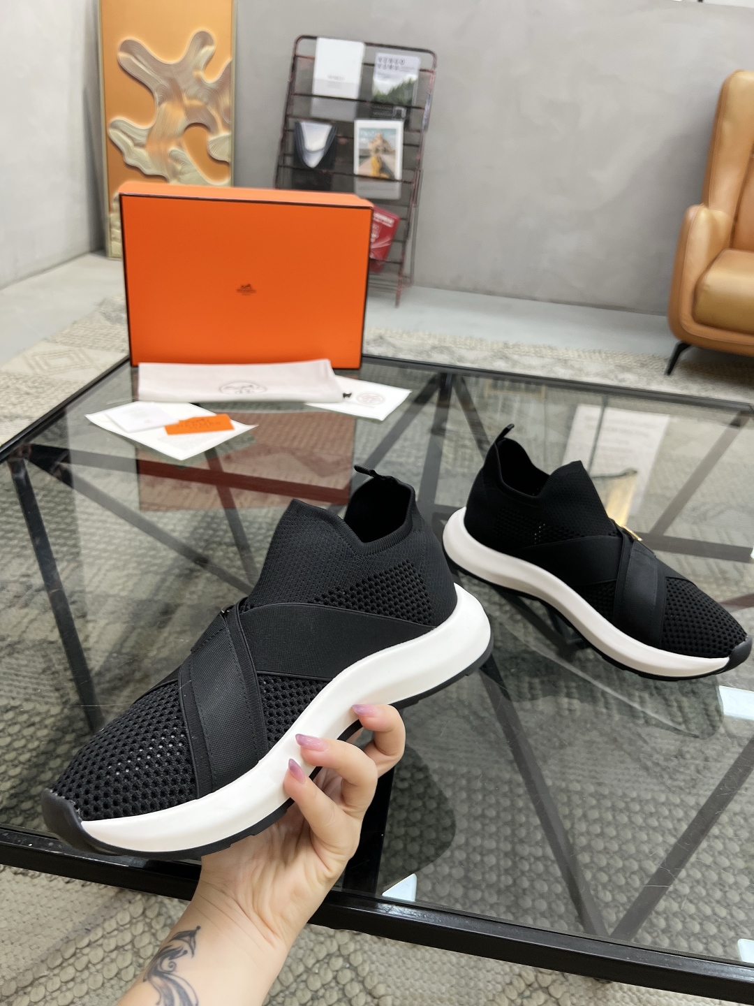  H 🔍顶级代购🇮🇹 爱 炸街男神官网新品原单货专柜同步，鞋面意大利进口飞织面料，潮达人爆款版面，精美五