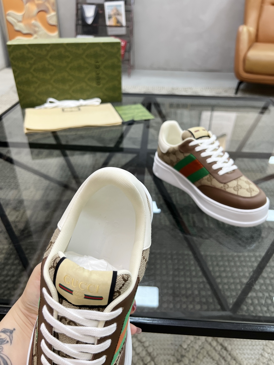  G 🔍顶级代购🇮🇹 古 炸街男神新品来袭，超人气爆款专柜新款，原厂配置意大利进口牛皮搭配G布面料，高品