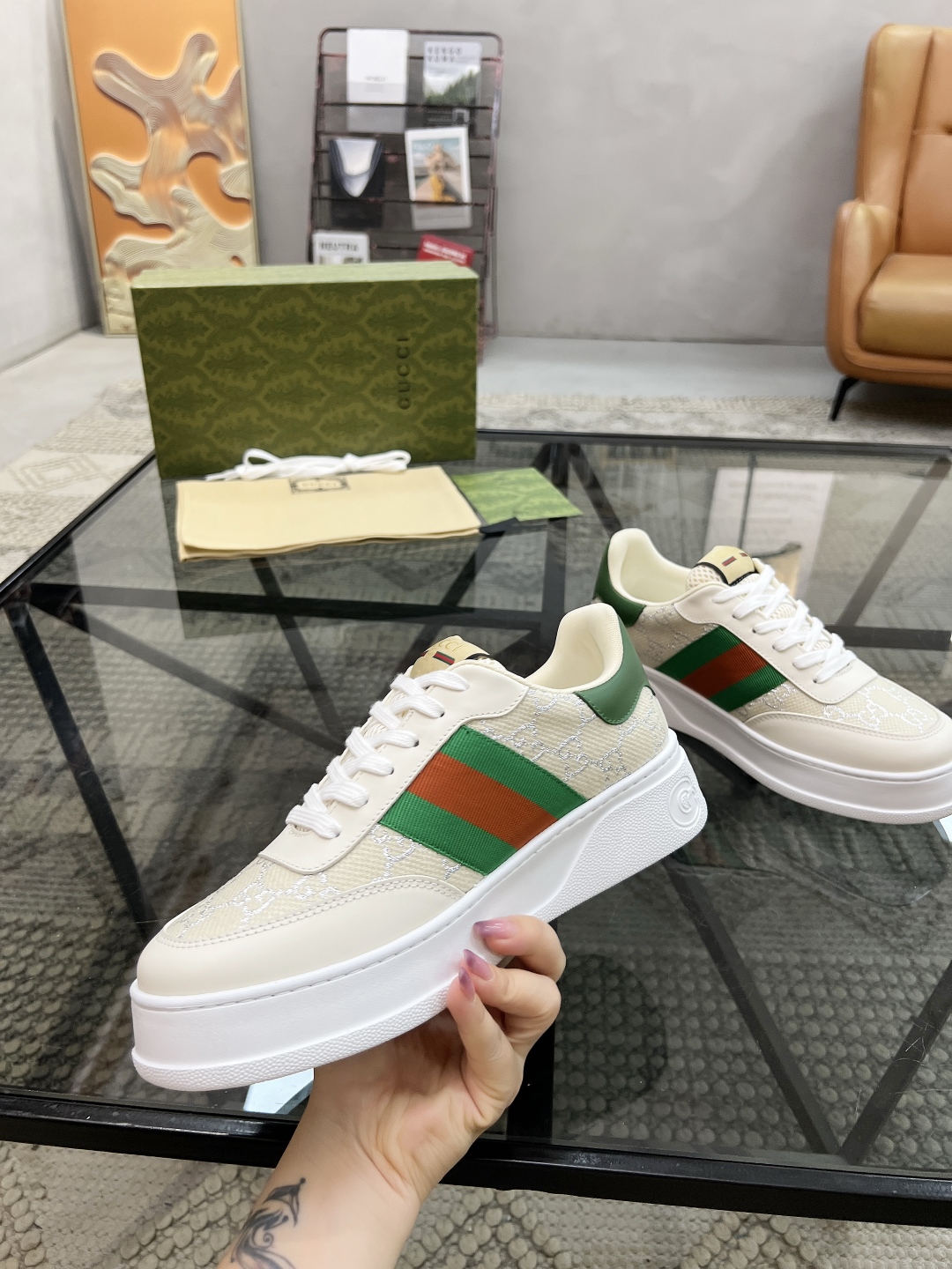  G 🔍顶级代购🇮🇹 古 炸街男神新品来袭，超人气爆款专柜新款，原厂配置意大利进口牛皮搭配G布面料，高品