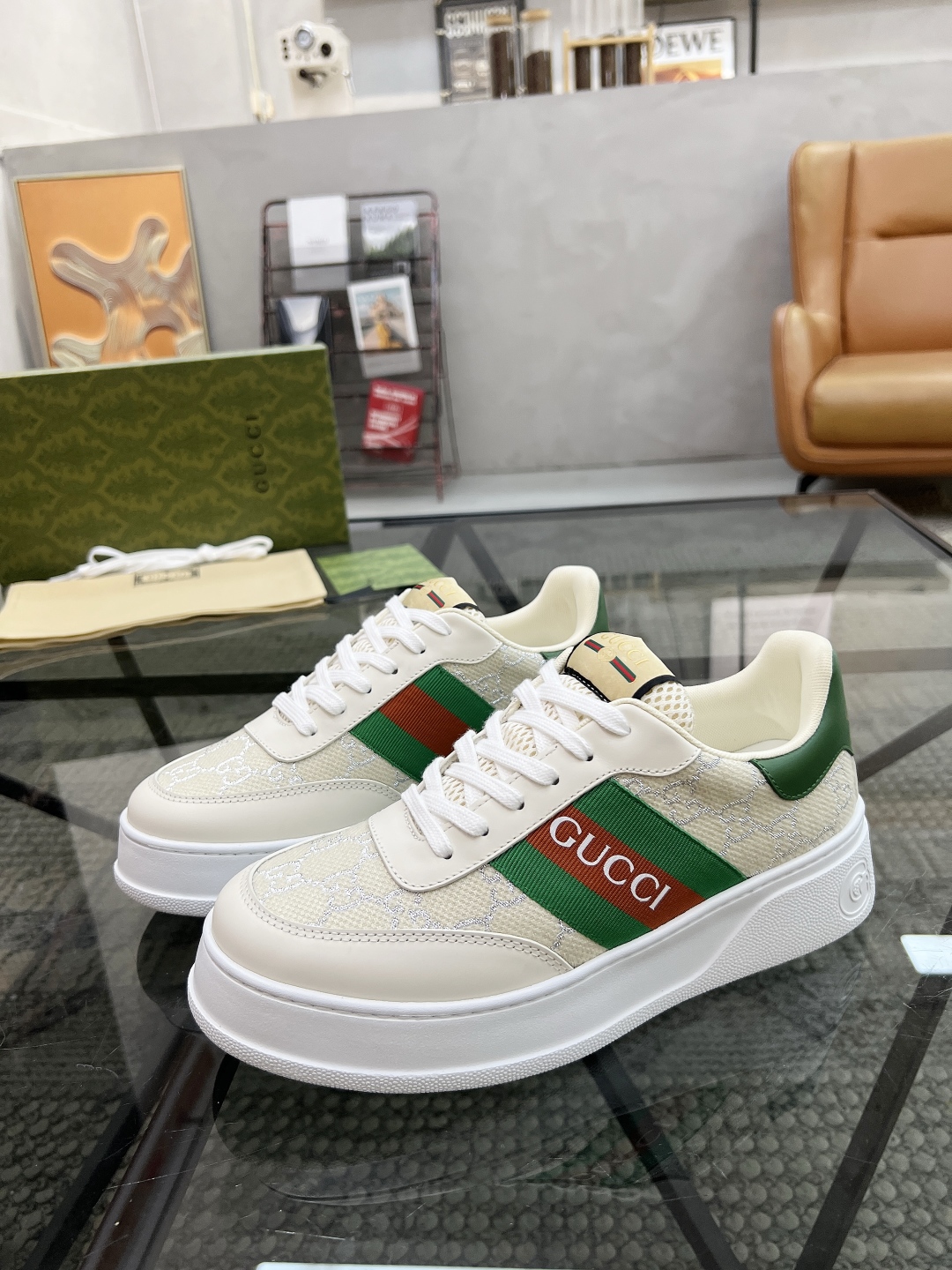  G 🔍顶级代购🇮🇹 古 炸街男神新品来袭，超人气爆款专柜新款，原厂配置意大利进口牛皮搭配G布面料，高品