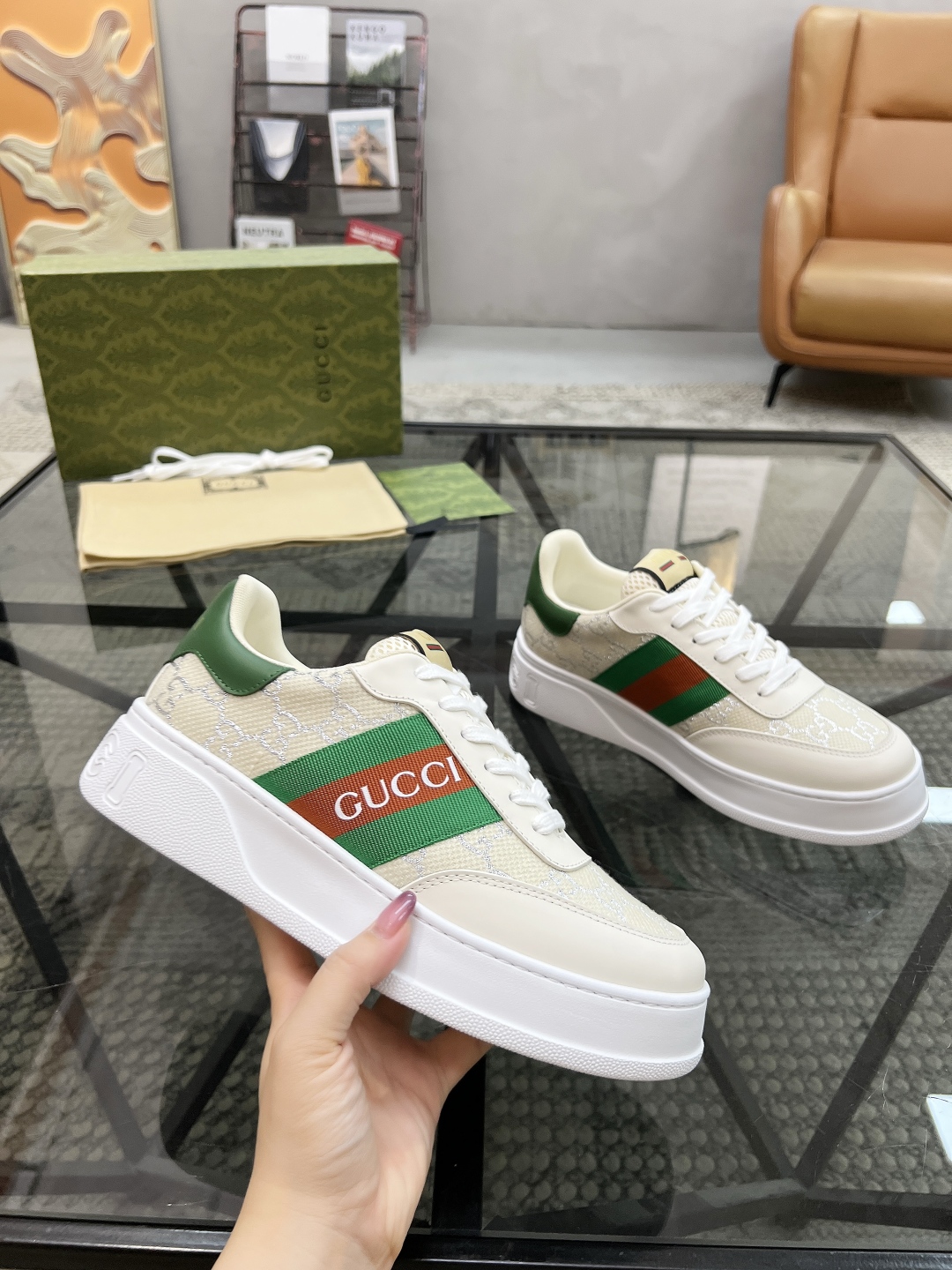  G 🔍顶级代购🇮🇹 古 炸街男神新品来袭，超人气爆款专柜新款，原厂配置意大利进口牛皮搭配G布面料，高品