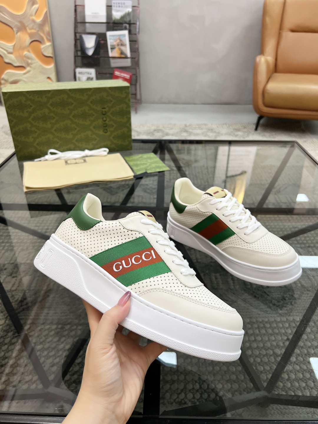  G 🔍顶级代购🇮🇹 古 炸街男神新品来袭，超人气爆款专柜新款，原厂配置意大利进口牛皮搭配G布面料，高品