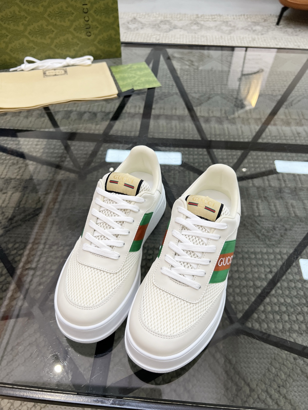  G 🔍顶级代购🇮🇹 古 炸街男神新品来袭，超人气爆款专柜新款，原厂配置意大利进口牛皮搭配G布面料，高品