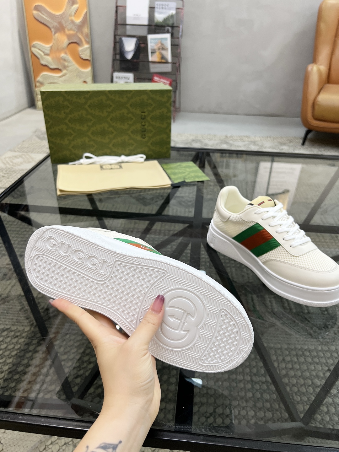  G 🔍顶级代购🇮🇹 古 炸街男神新品来袭，超人气爆款专柜新款，原厂配置意大利进口牛皮搭配G布面料，高品