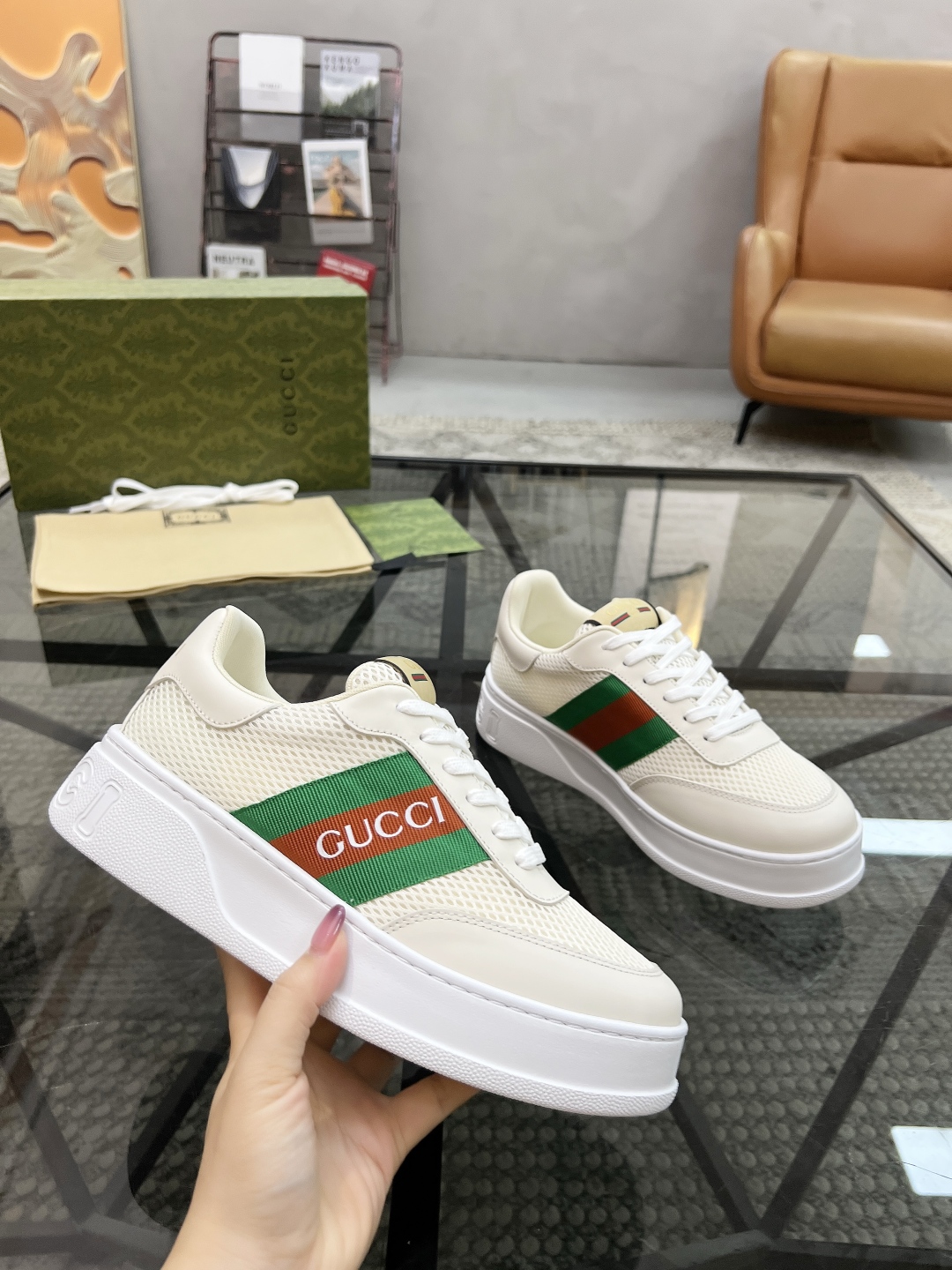 G 🔍顶级代购🇮🇹 古 炸街男神新品来袭，超人气爆款专柜新款，原厂配置意大利进口牛皮搭配G布面料，高品