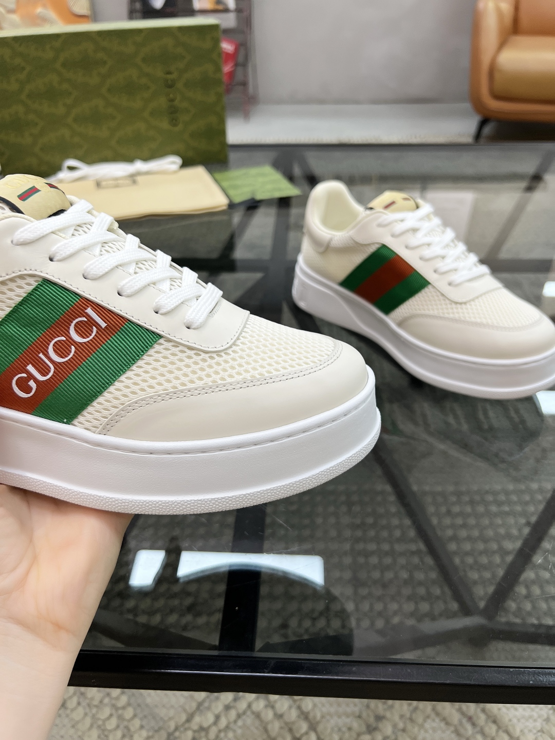  G 🔍顶级代购🇮🇹 古 炸街男神新品来袭，超人气爆款专柜新款，原厂配置意大利进口牛皮搭配G布面料，高品